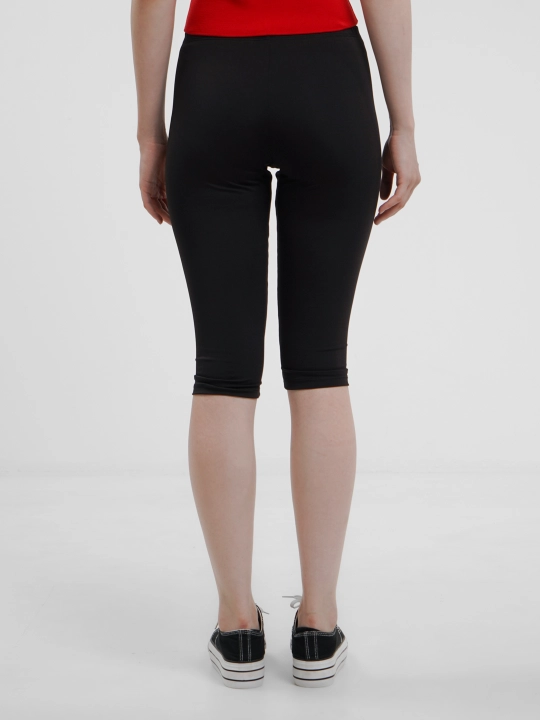 Ayollar uchun sport legginslari