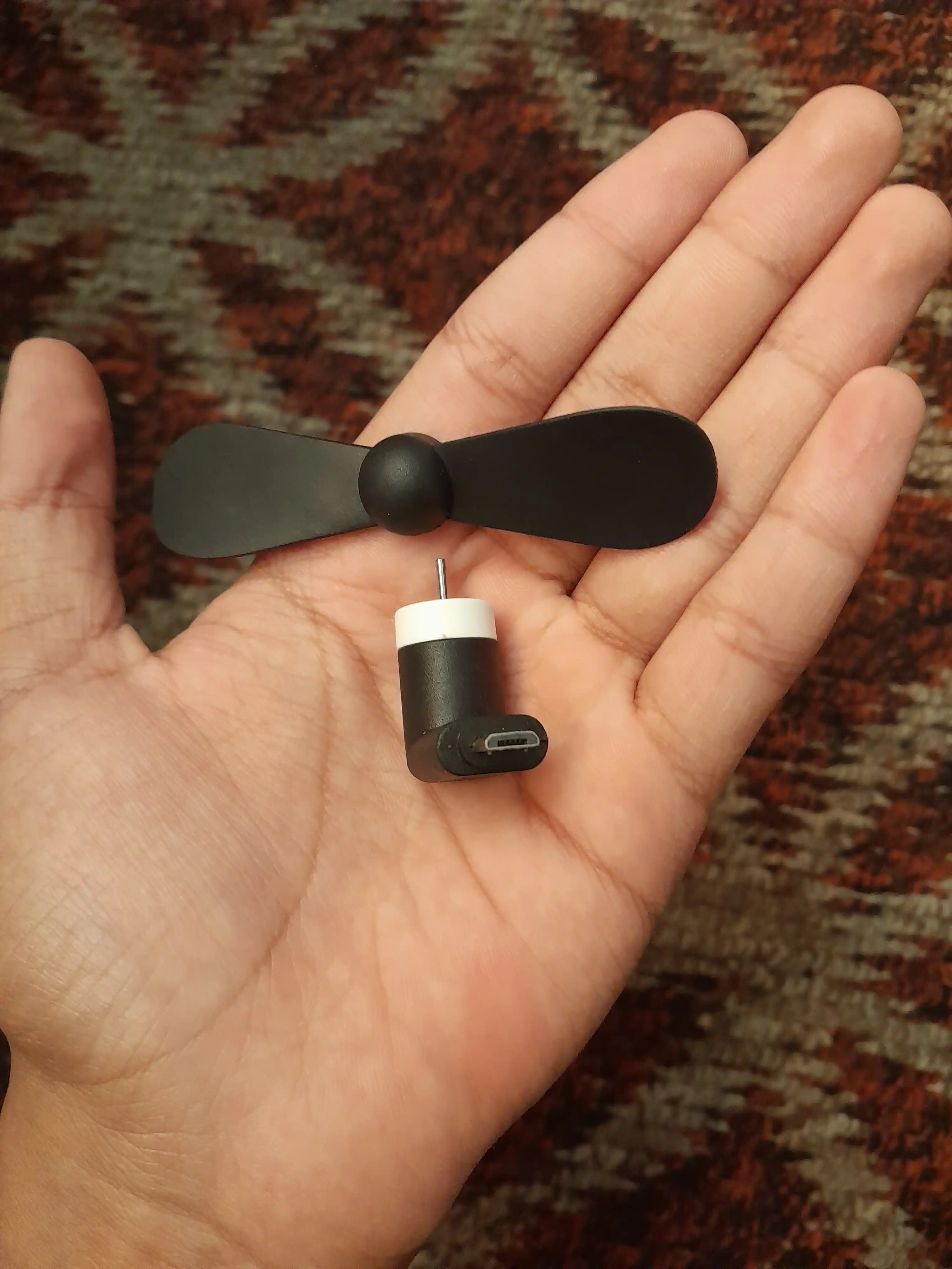 Портативный мини-вентилятор, с USB подключением к телефону