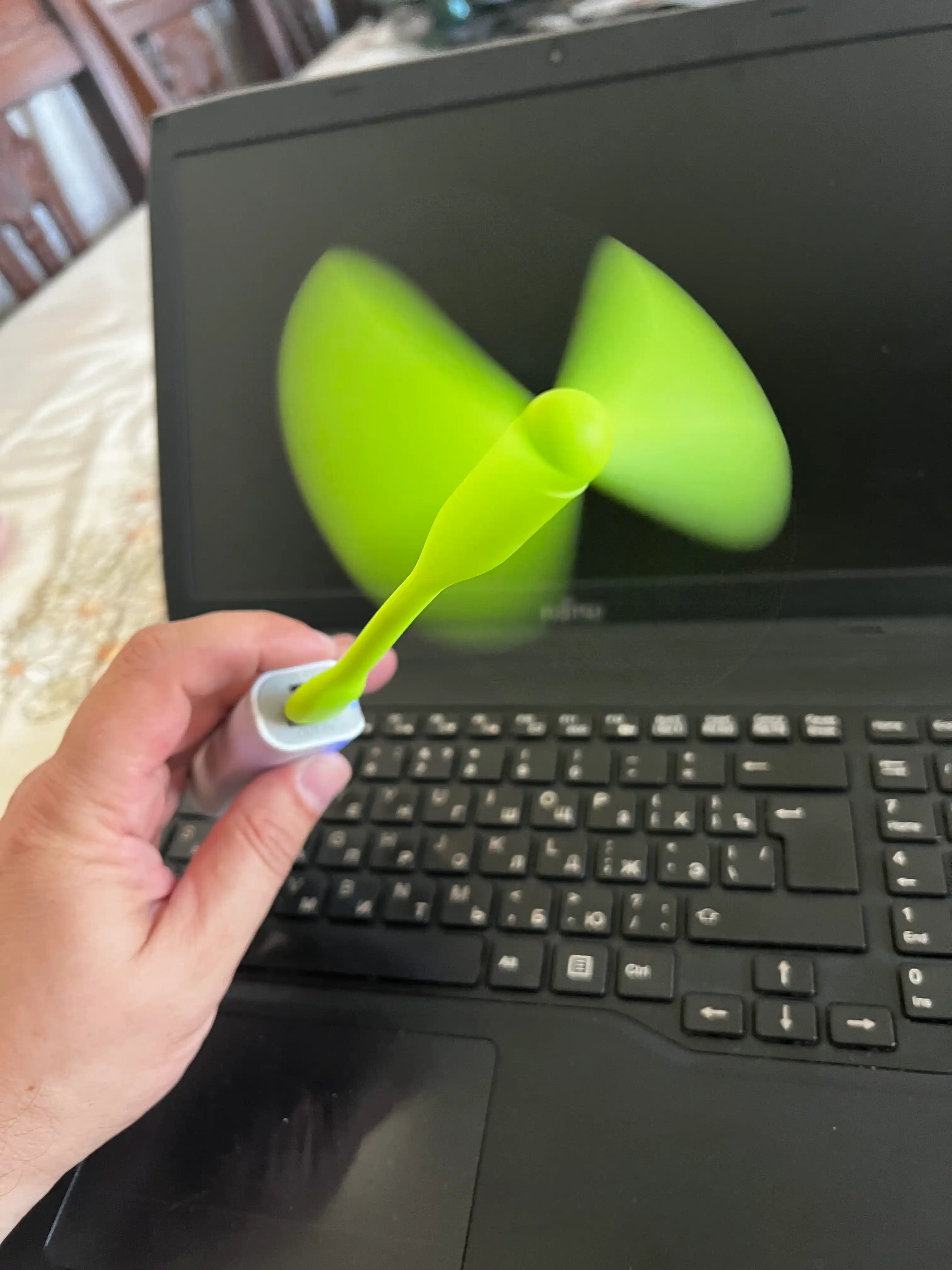 Portativ mini ventilyator USB telefon ulanishi bilan