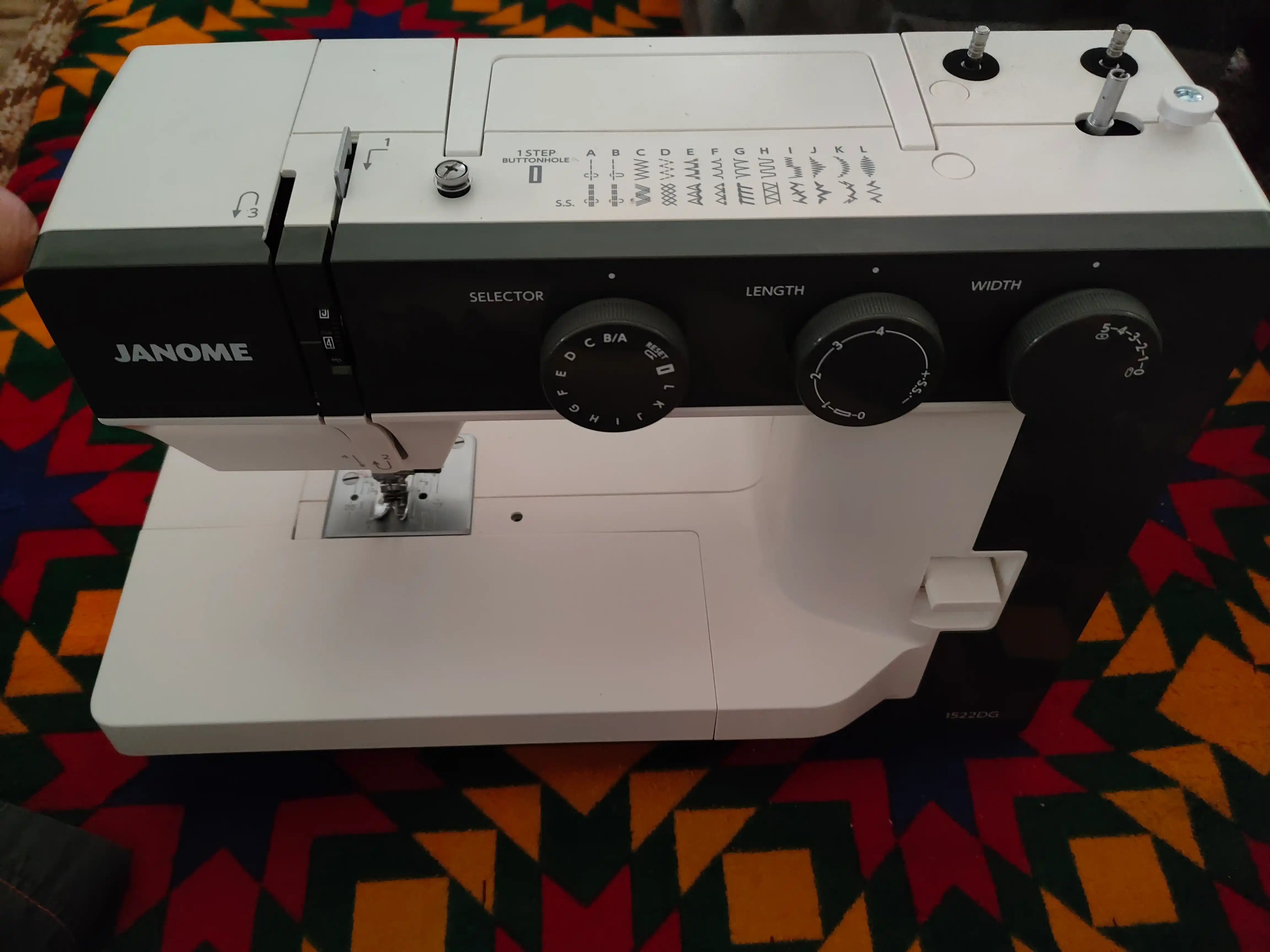Швейная машина Janome 1522DG