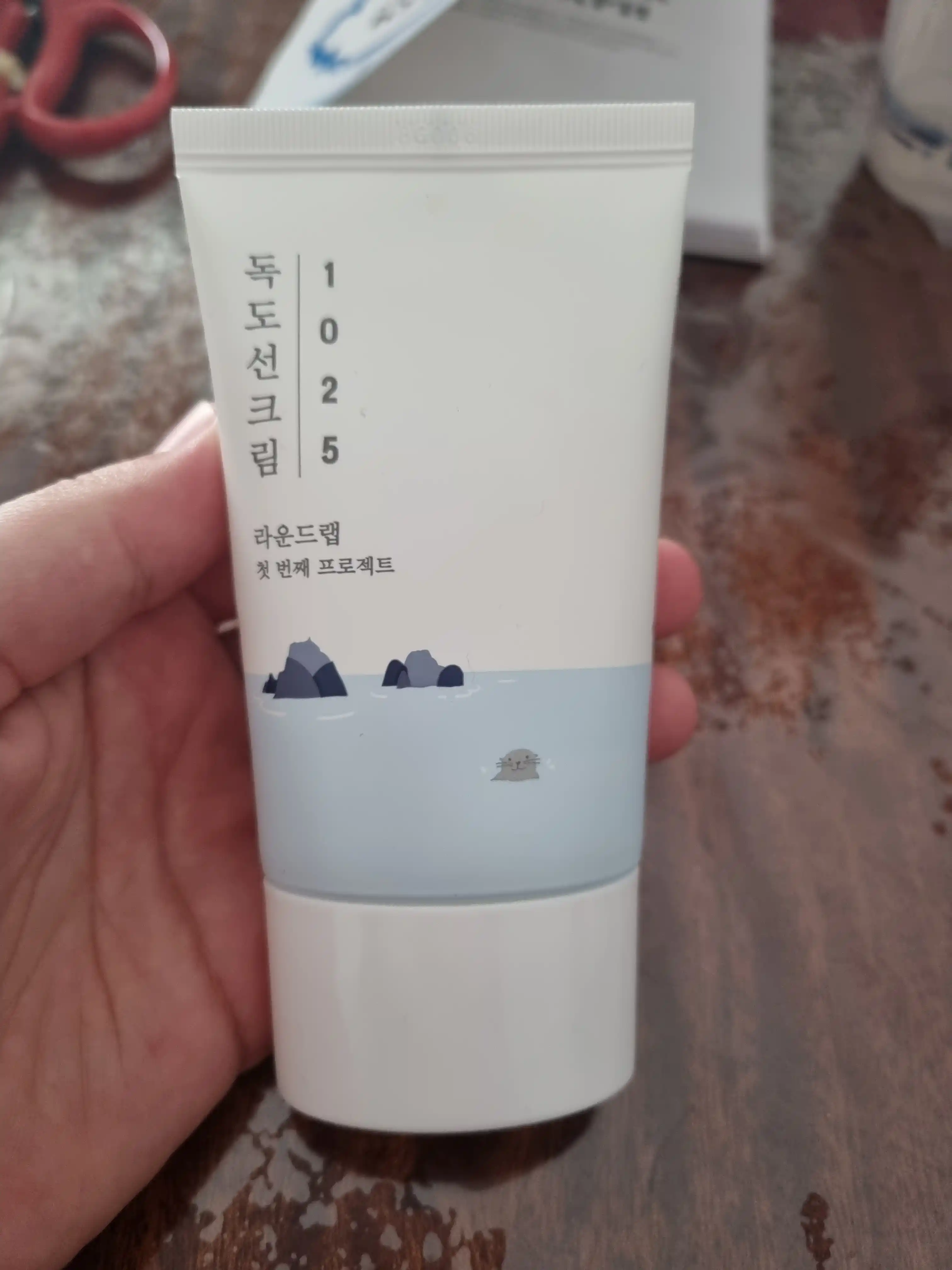 Легкий СПФ для проблемной и чувствительной кожи Round Lab 1025 Dokdo Sun Cream, 50 мл