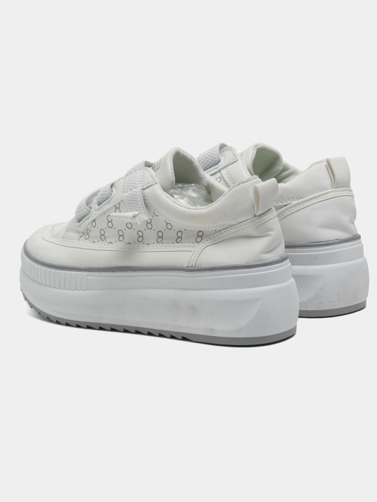 Женские кроссовки