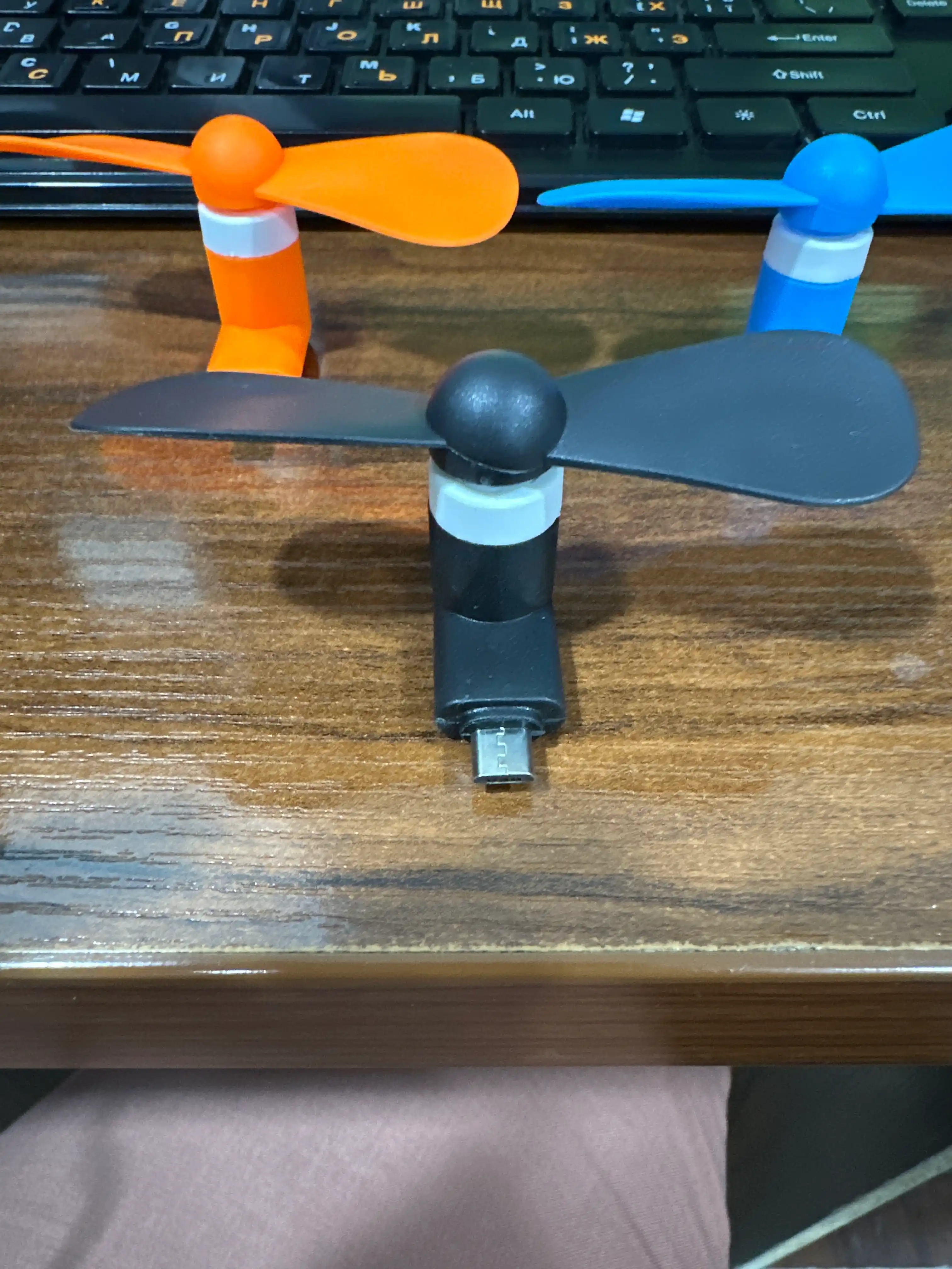 Портативный мини-вентилятор, с USB подключением к телефону