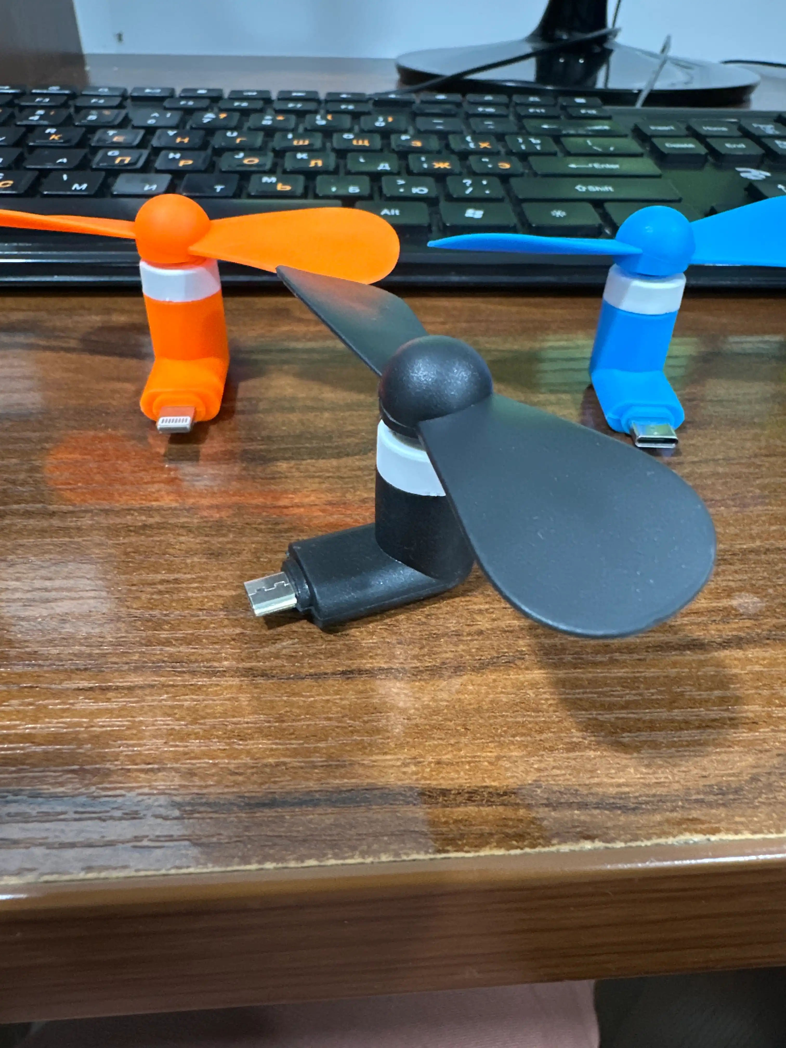 Портативный мини-вентилятор, с USB подключением к телефону
