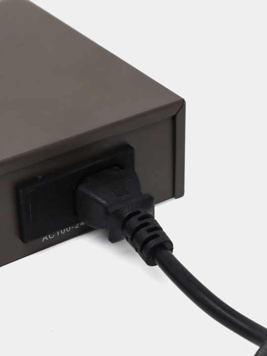Настольный 16-портовый коммутатор Tenda TEF 1016D Хаб