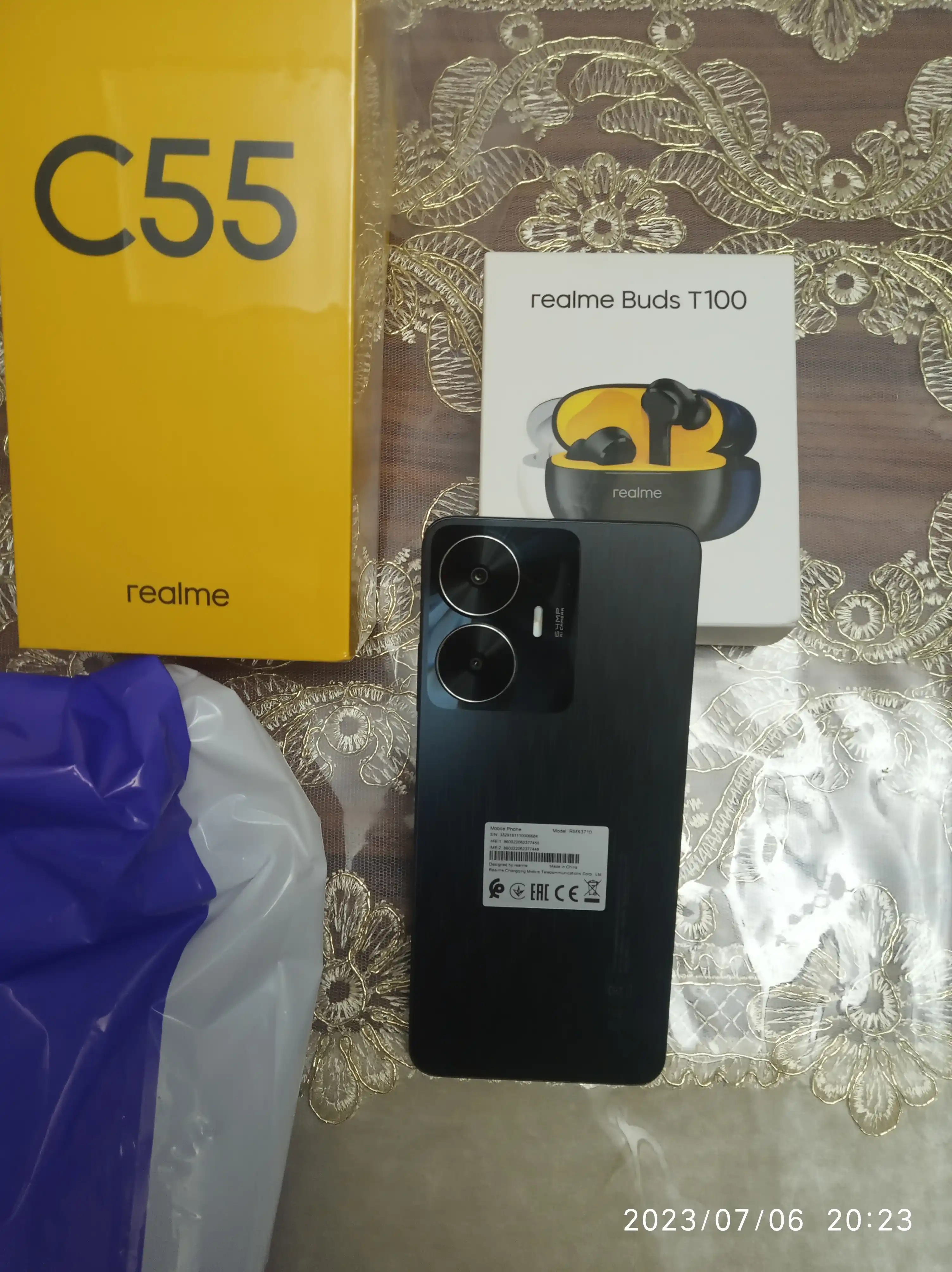 Смартфон realme C55  + беспроводные наушники T100 Buds