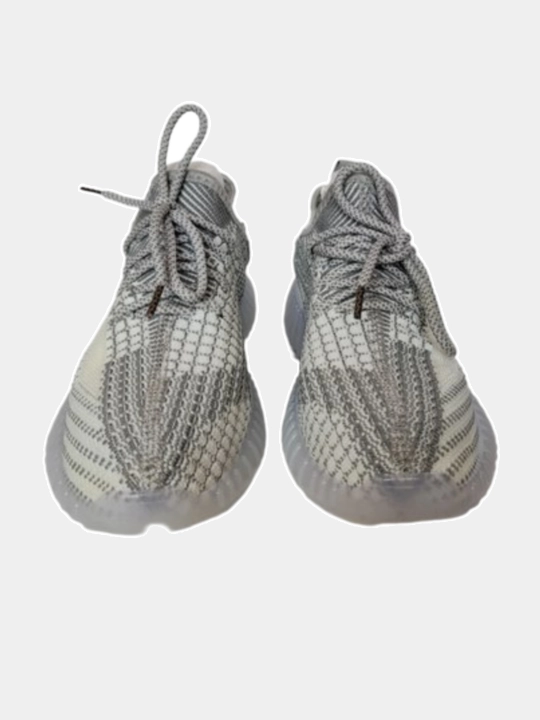 Ayollar krossovkalari Yezzy