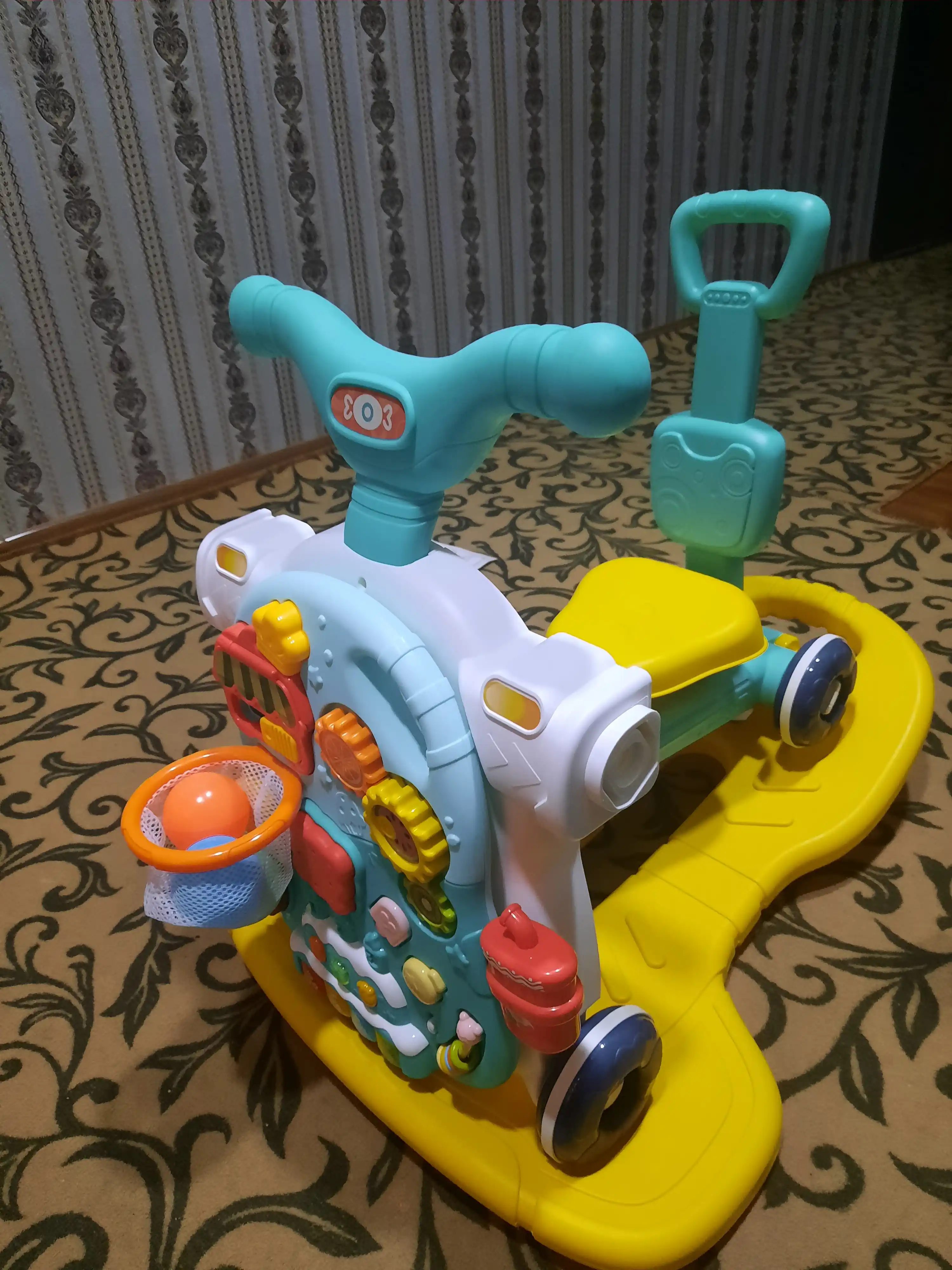 1 yosh va undan katta bolalar uchun 5 tasi 1 da bo‘lgan musiqiy transformer yurgich
