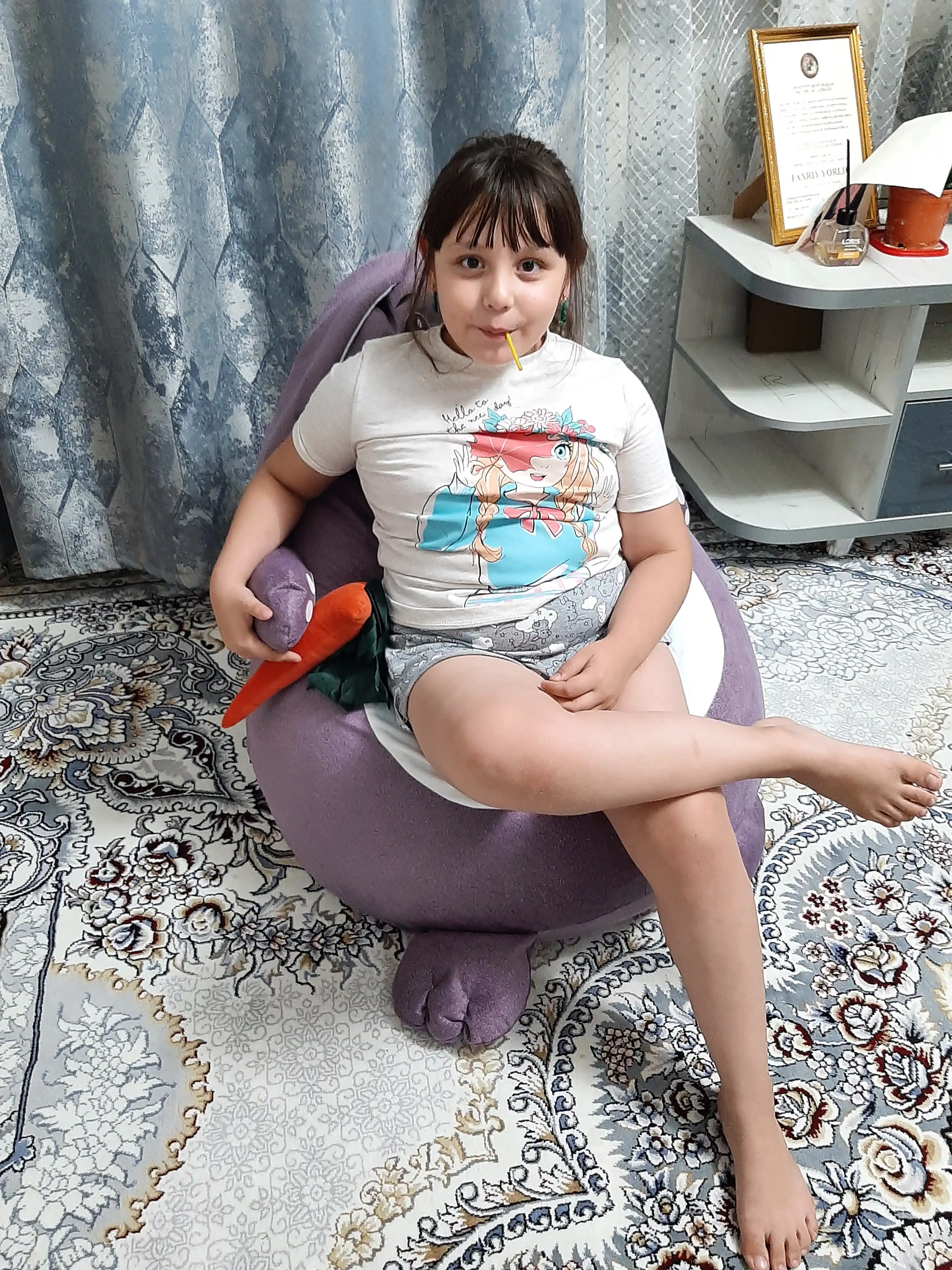 Ramkasiz bolalar kreslosi o'yinchoq Quyon shaklida - beanbag
