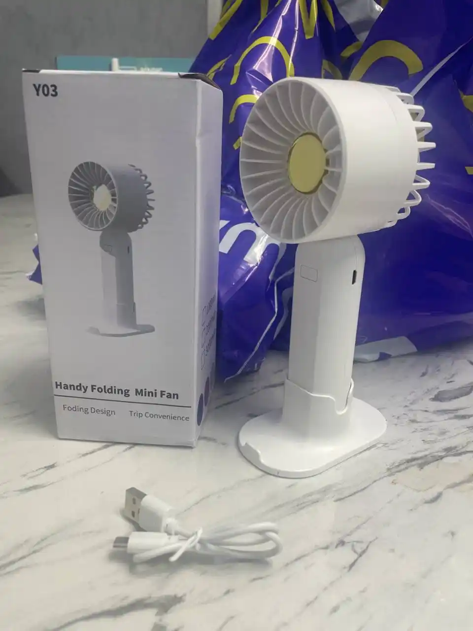 Ручной мини-вентилятор с USB зарядкой и подставкой 2 в 1