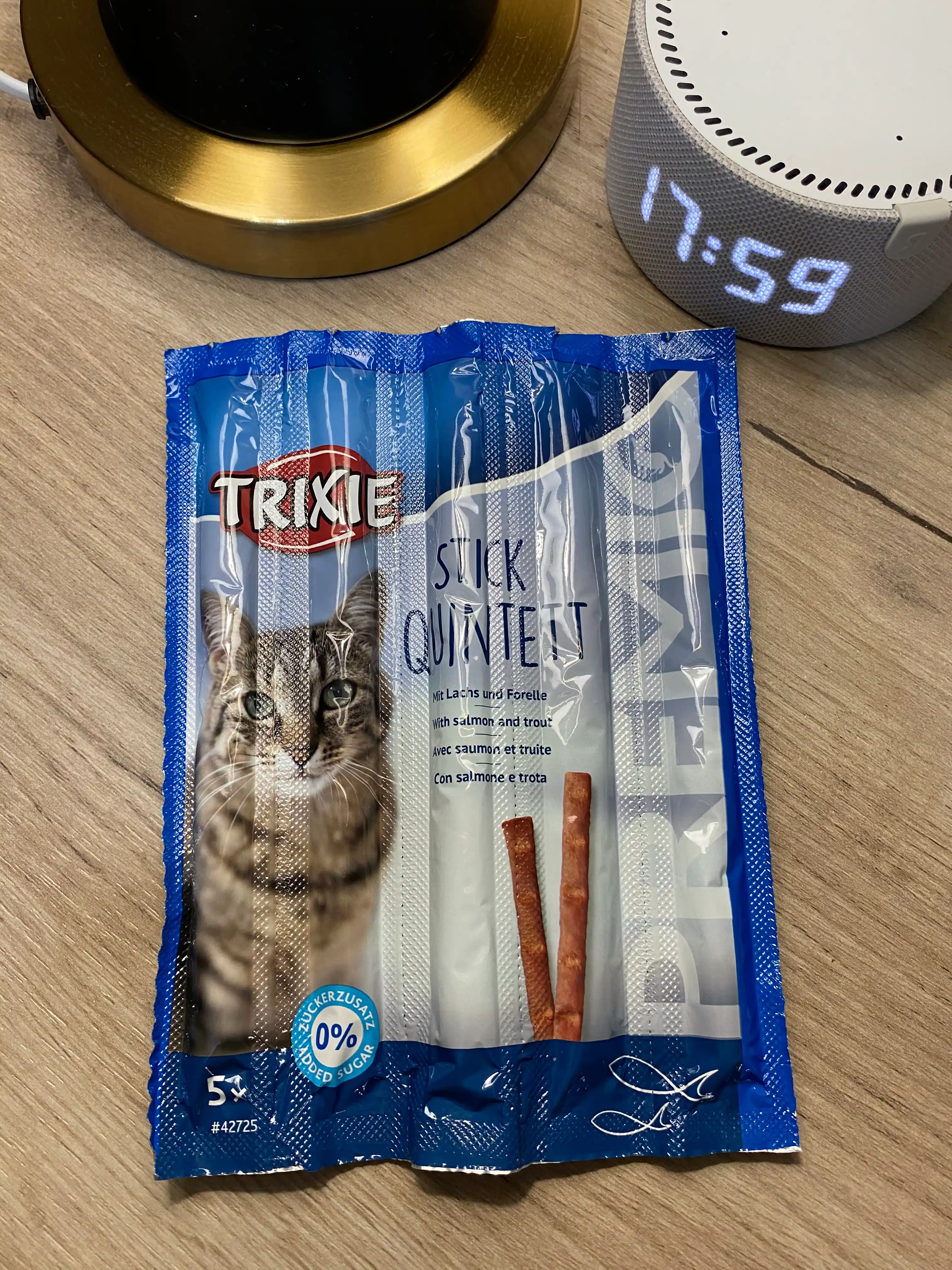 Лакомство для кошек палочки Trixie Stick Quintett 42725, лосось и форель, 5 шт * 5 г