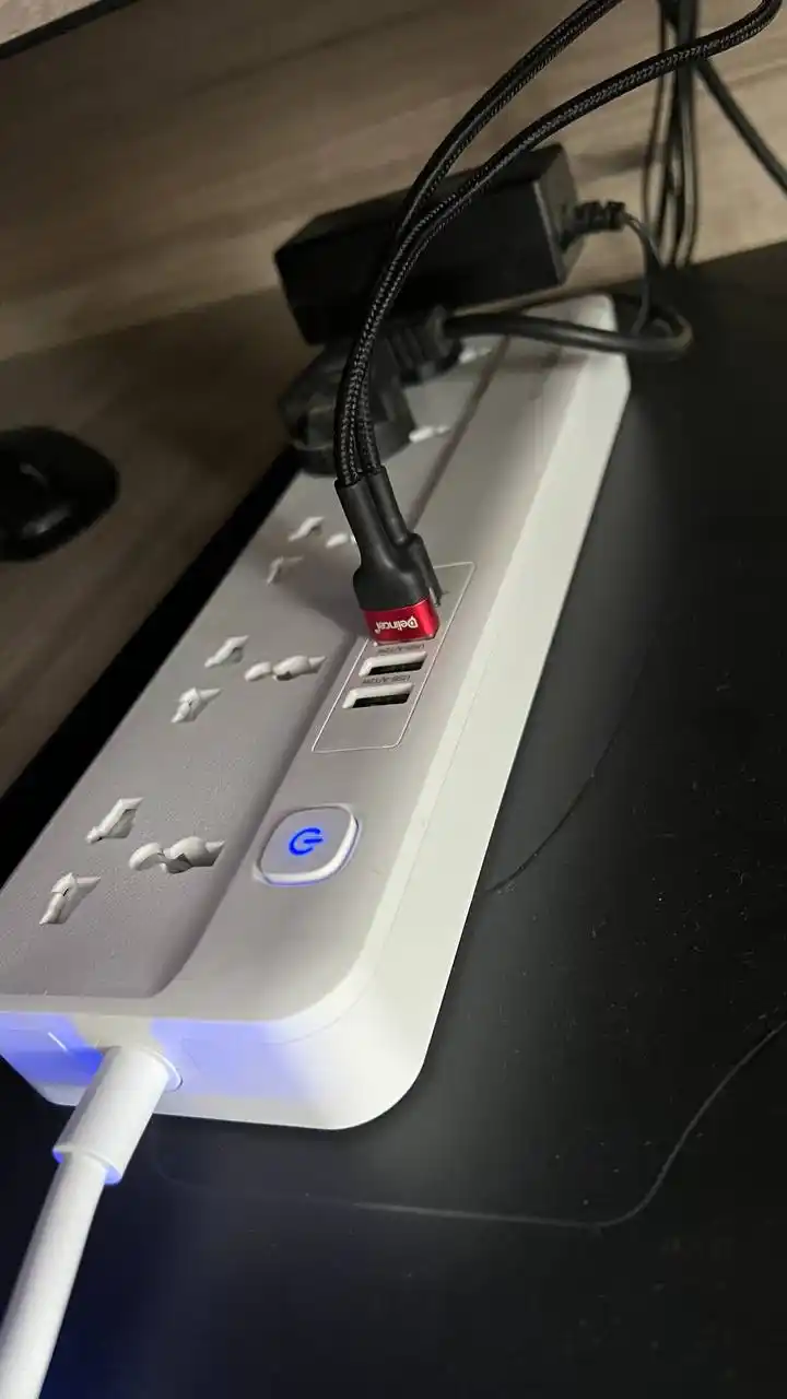 Сетевой фильтр пилот удлинитель, 5 евро-розеток 2 USB по 12W-2.4A Quick Charge 3.0