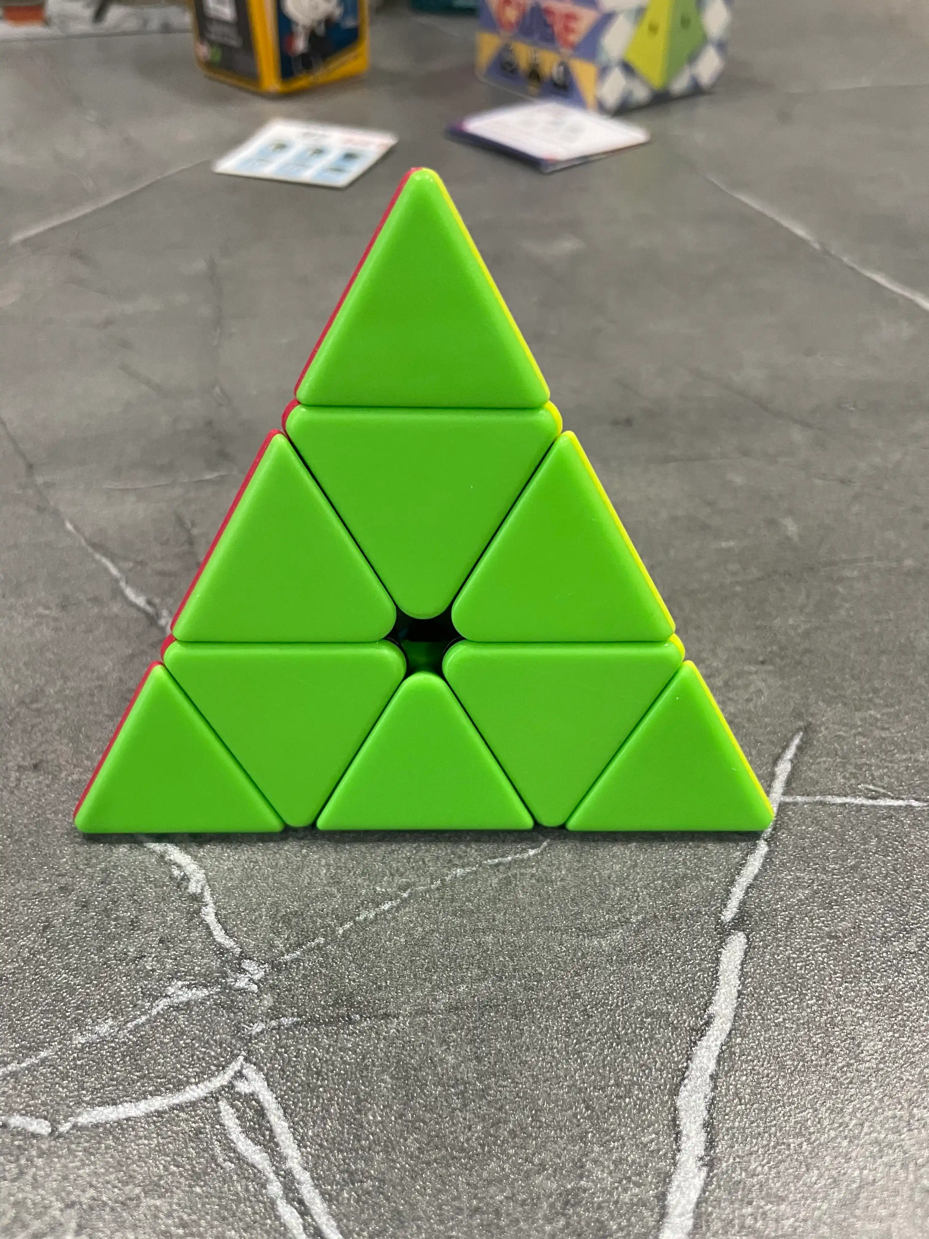 Kubik Rubik piramida