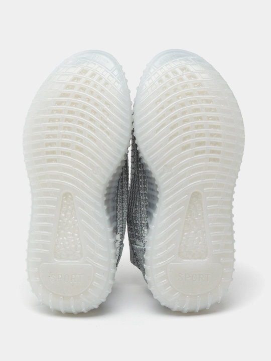Ayollar krossovkalari Yezzy