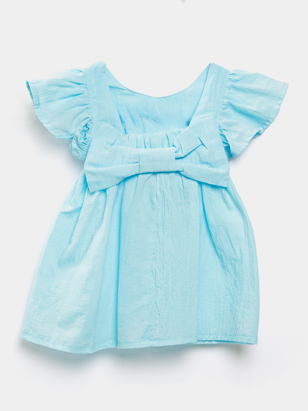 Yosh qizlar oq suyuqlik bilan boshashadi