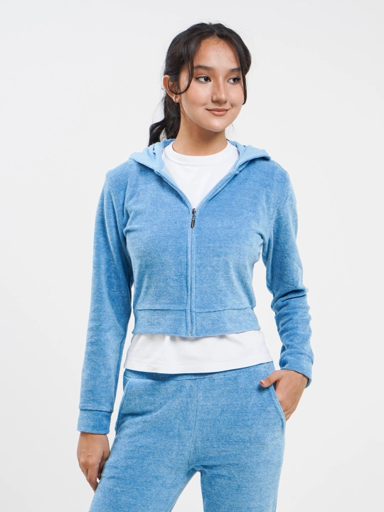 Ayollar sport kostyumi, velyur
