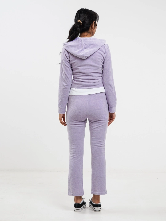 Ayollar sport kostyumi, velyur