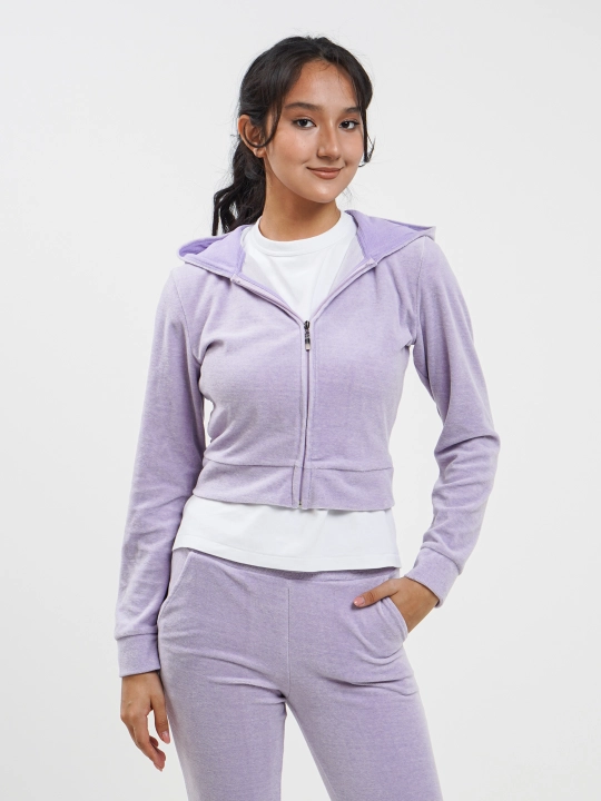 Ayollar sport kostyumi, velyur