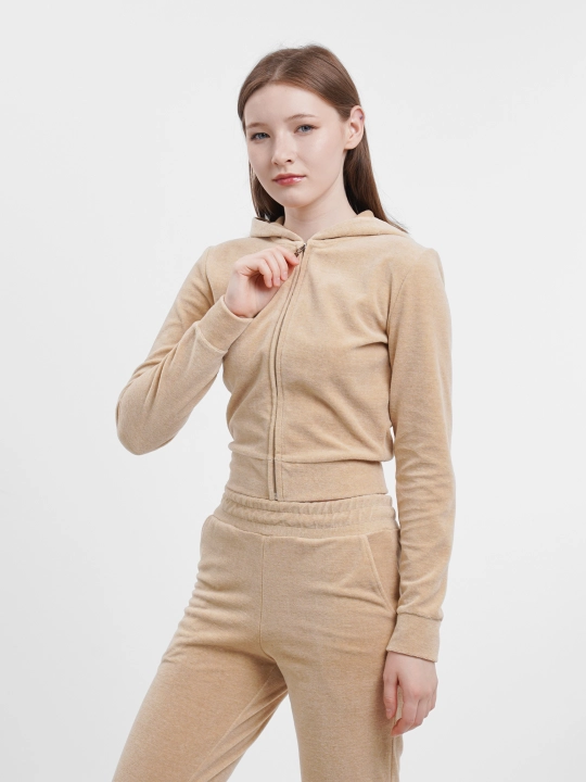 Ayollar sport kostyumi, velyur