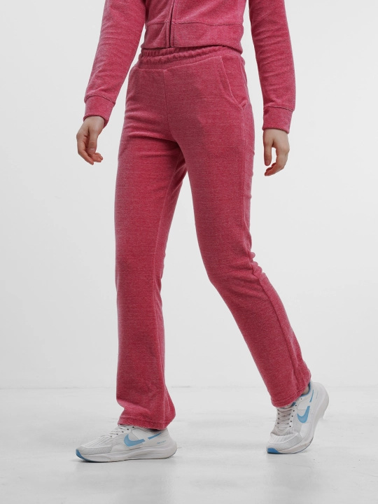 Ayollar sport kostyumi, velyur