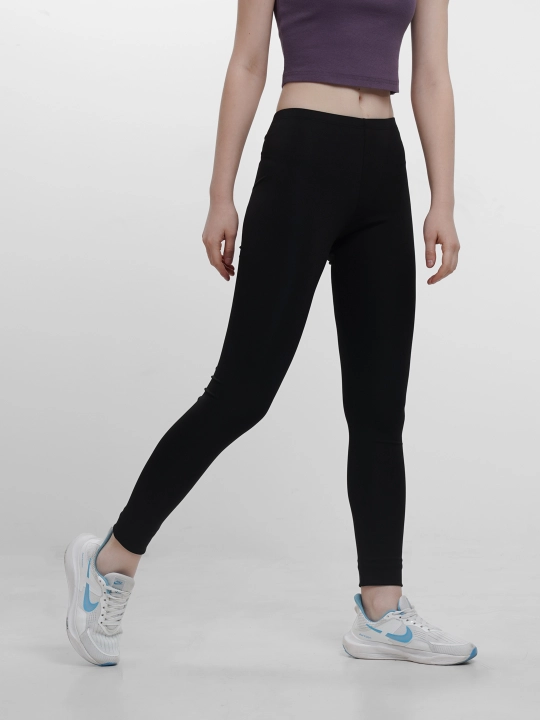 Ayollar uchun sport legginslar, losinalar