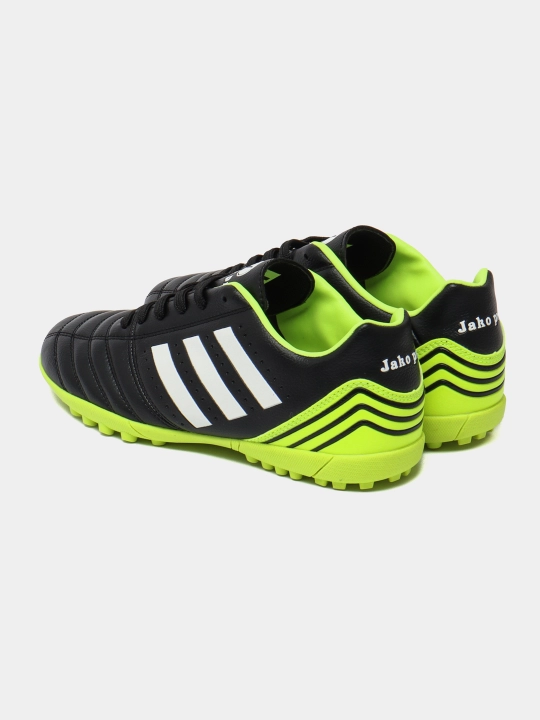 Butsalar tabiiy va sun'iy maydonlar uchun, futbol uchun butsalar 
