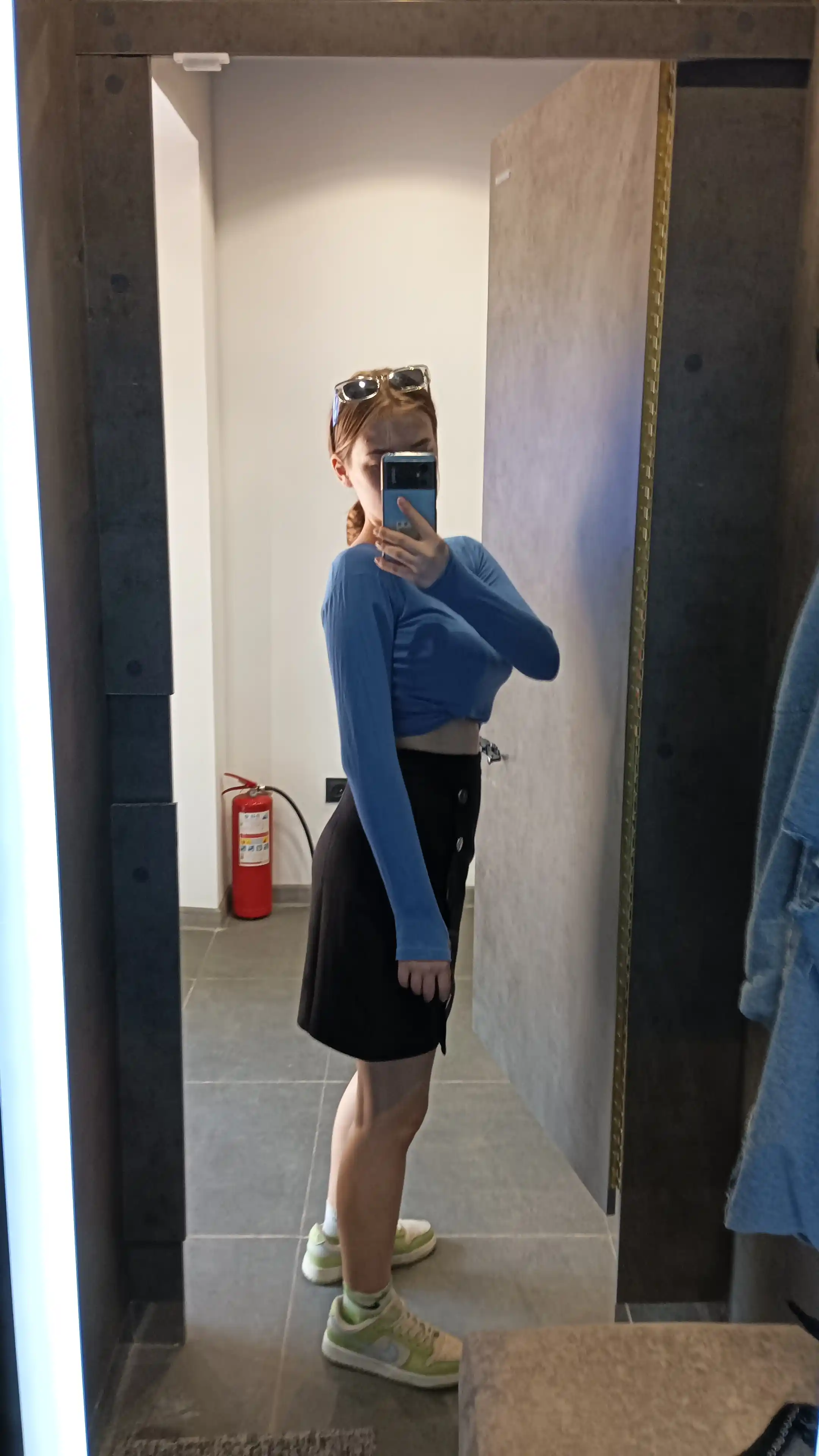 Yubka ayollar uchun hid taqlidi bilan Selfie