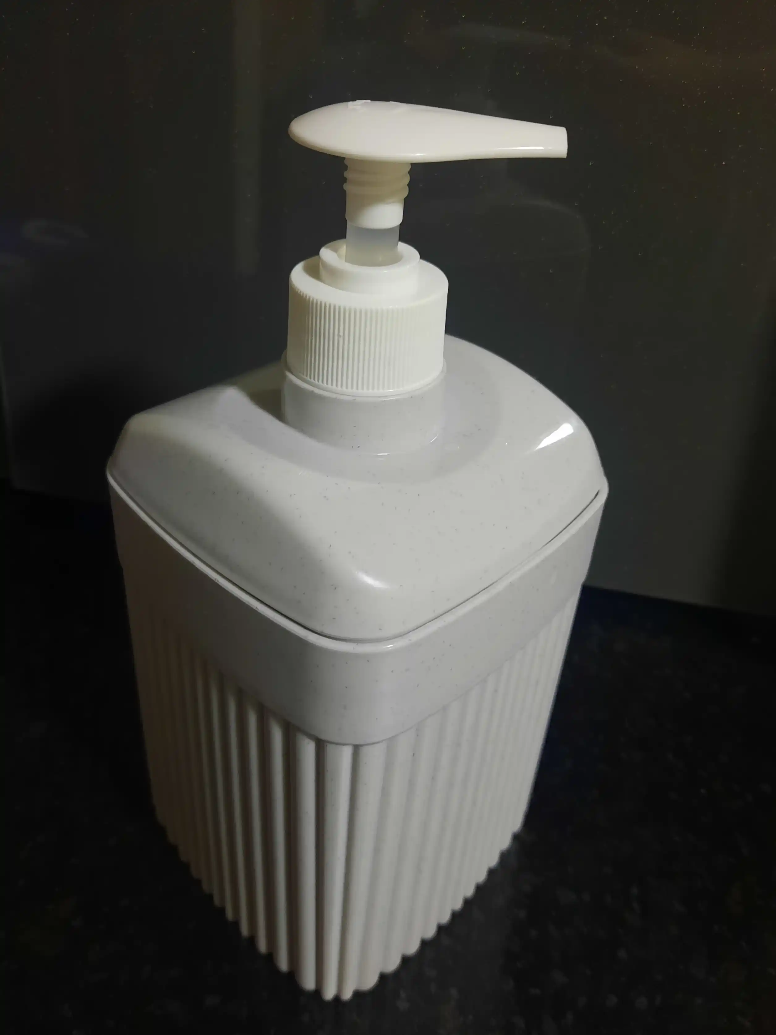 Suyuq sovun uchun dispenser Econova, 650 ml