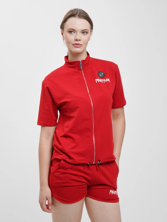 Ayollar uchun sport kostyumi