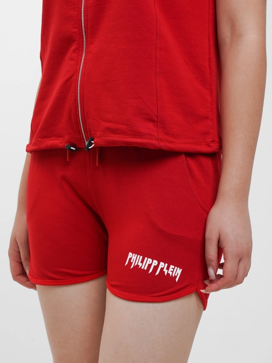 Ayollar uchun sport kostyumi
