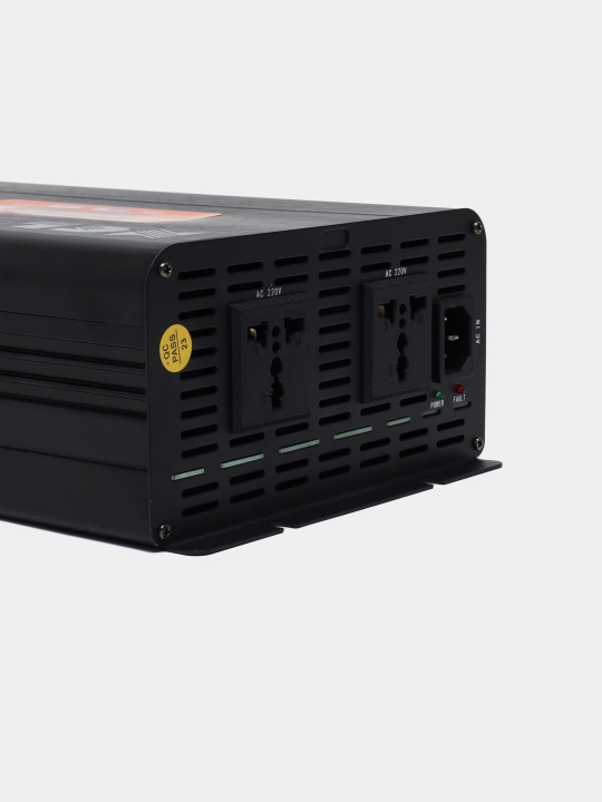 Инвертор 12V-220V 3000W XCL с зарядкой