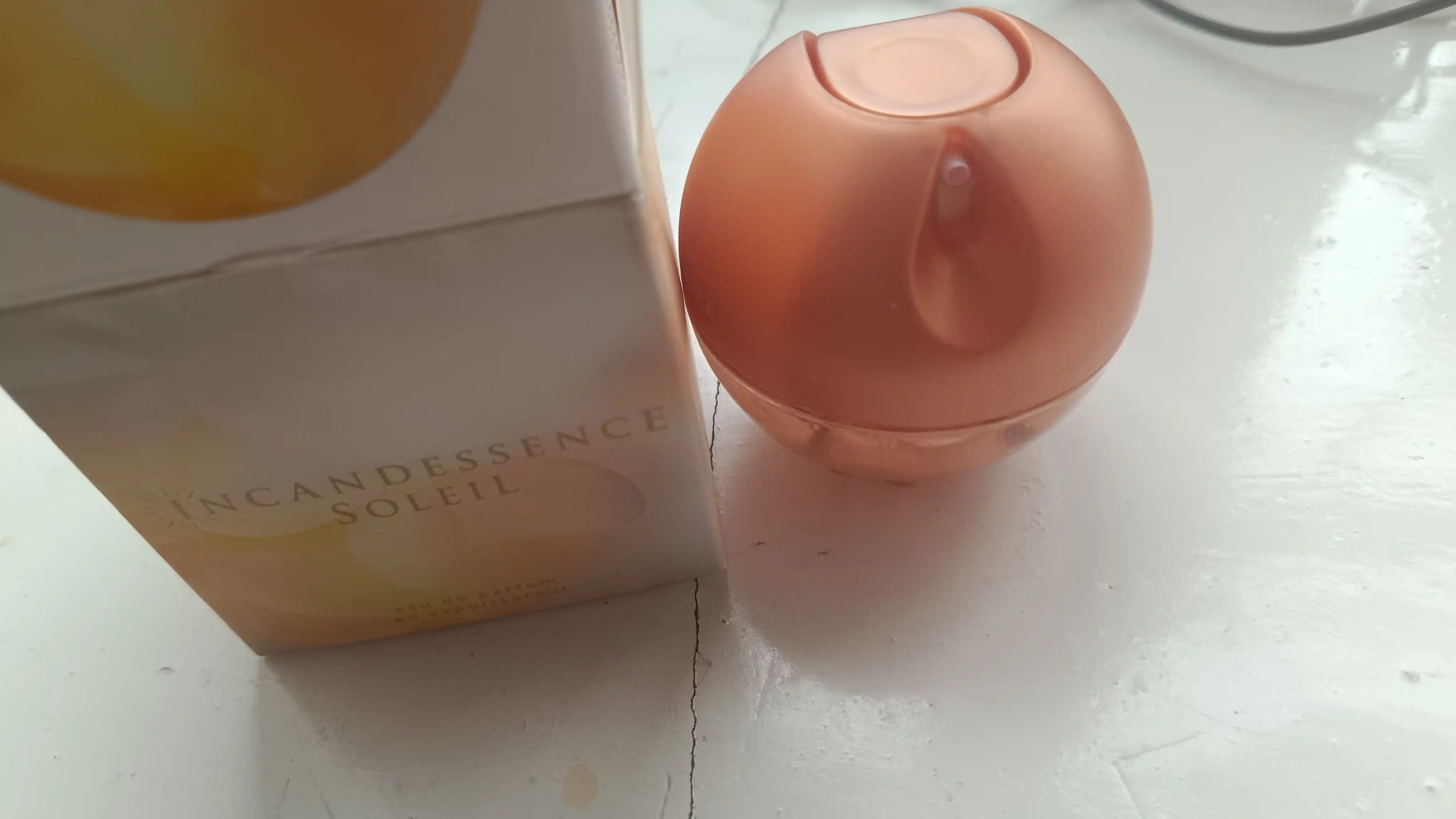 Parfyumlangan suv Avon Incandessence Soleil, 50 ml