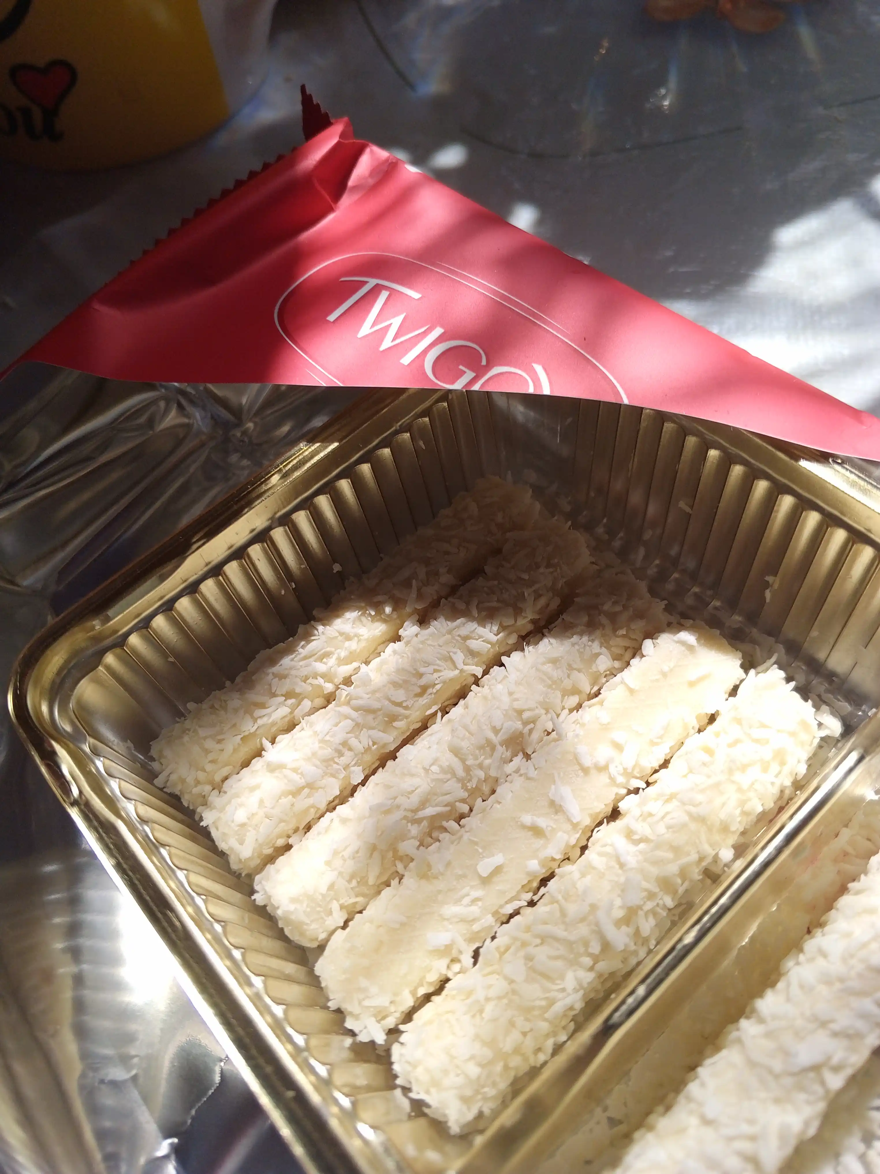 Konfetlar Twiggy, kokos kremi bilan, 185 g
