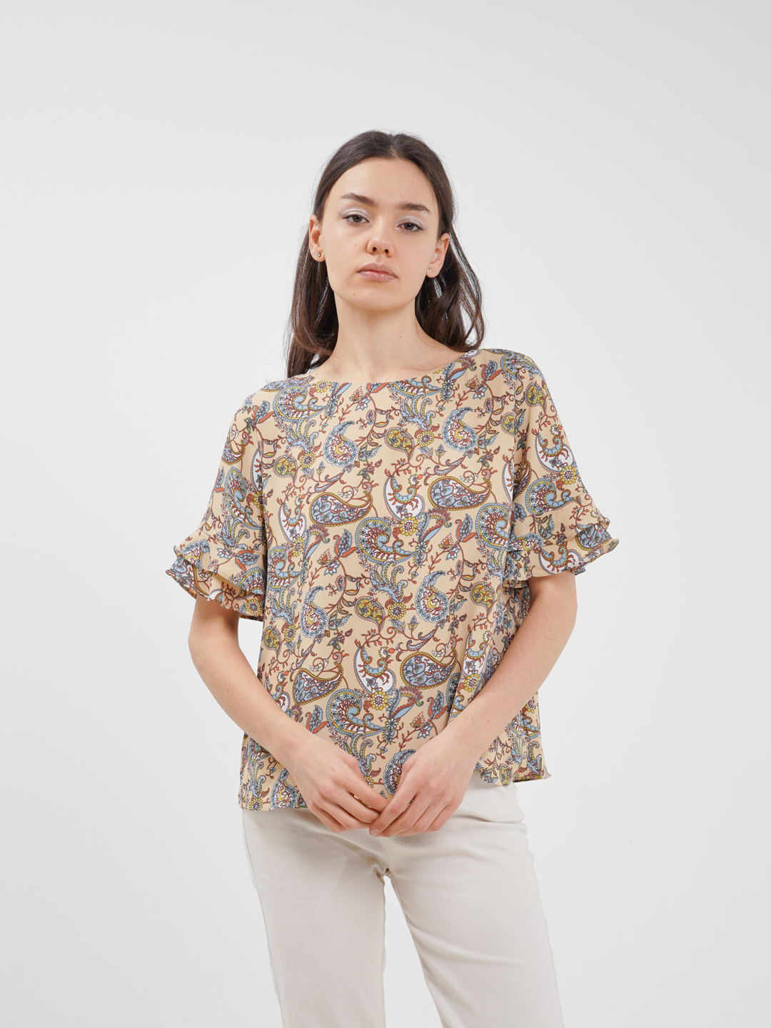 Jinsiy aloqa mashinasi tomonidan sikilgan ayolning onlayn porno videosi.