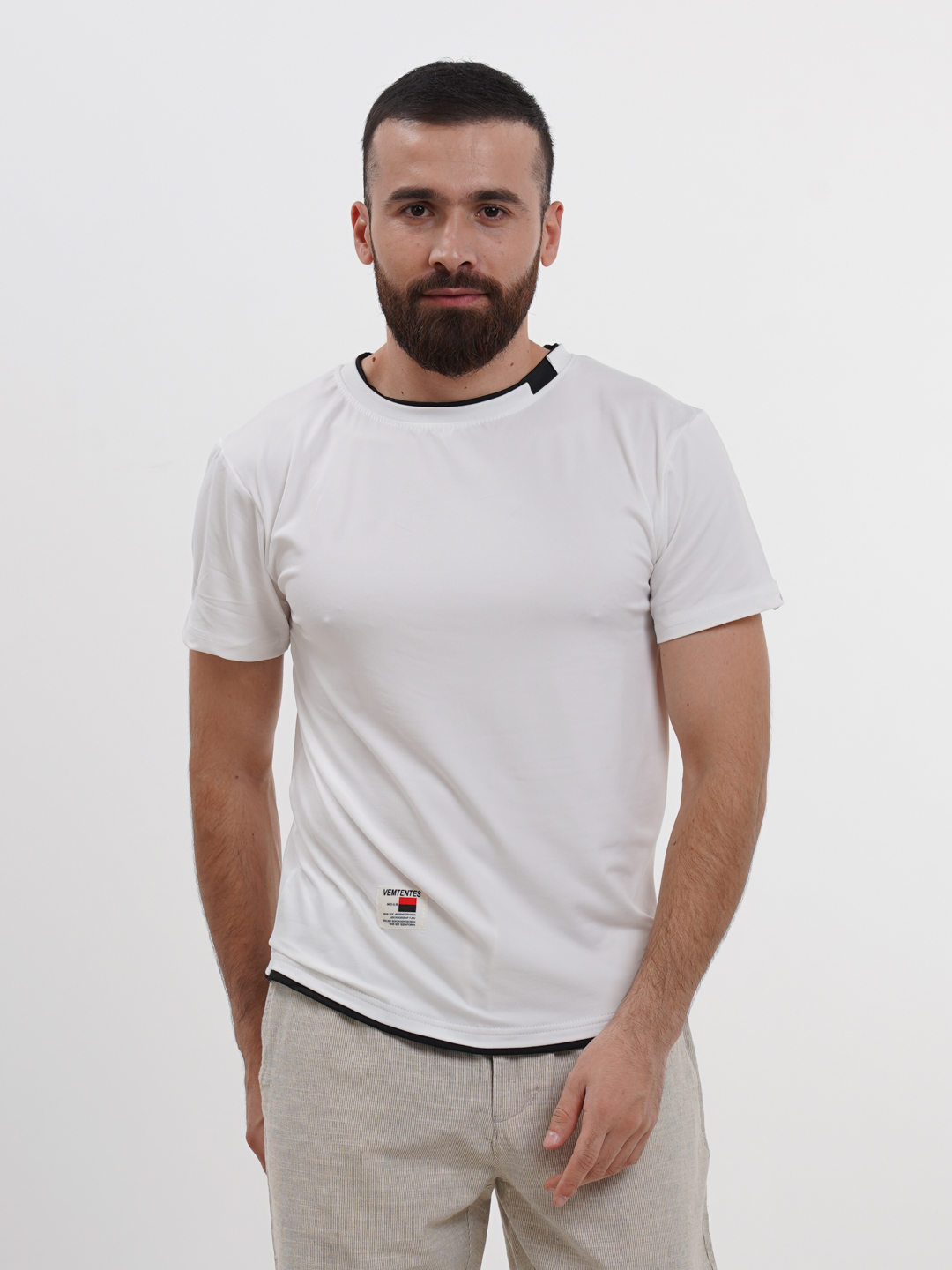 Porno dostlar xotini va erini ziyorat qilish uchun kelishdi