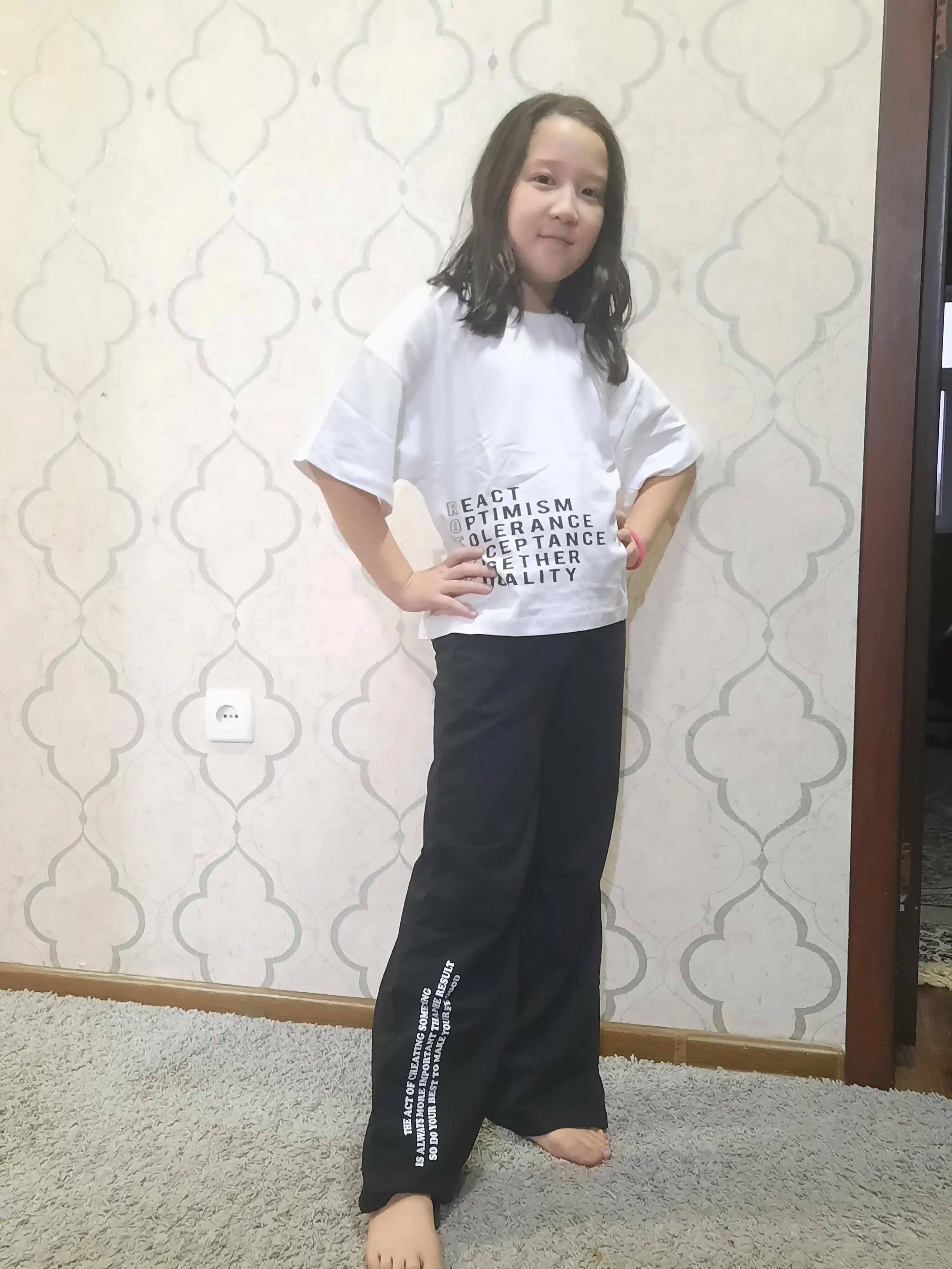 Qizlar uchun Playowo futbolka va shim to‘plami