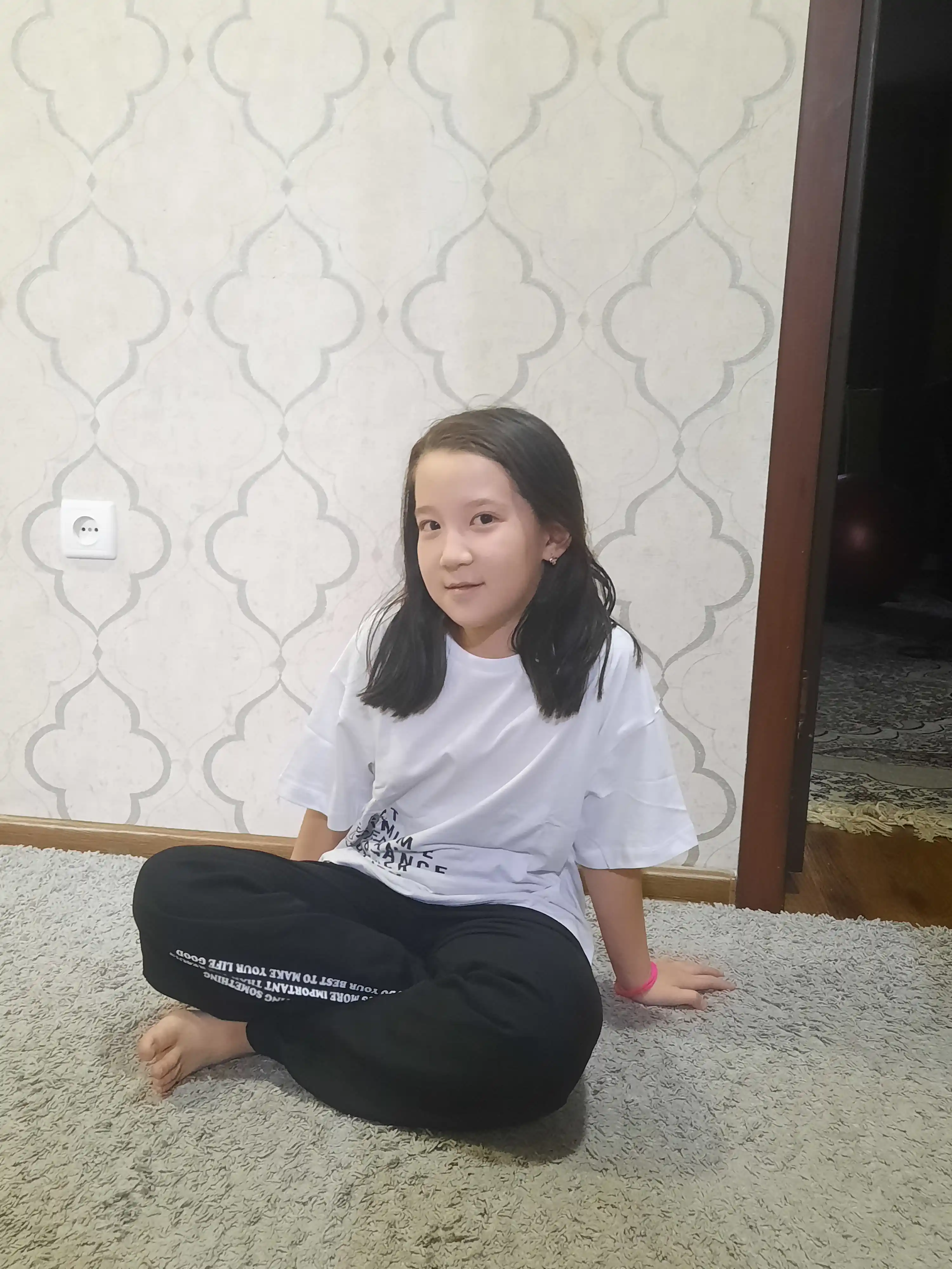 Qizlar uchun Playowo futbolka va shim to‘plami