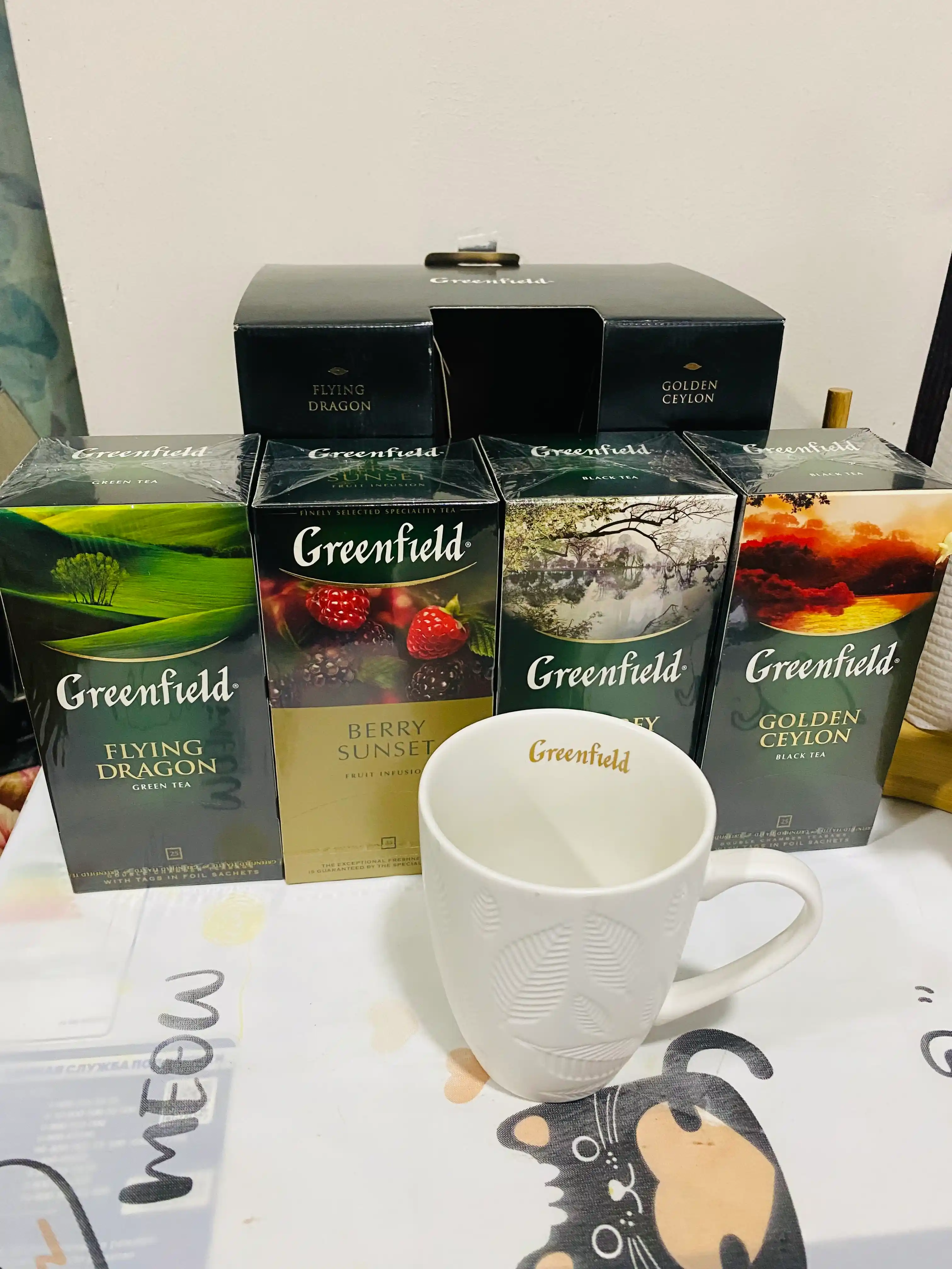 Набор чая Greenfield: кружка и 100 чайных пакетиков