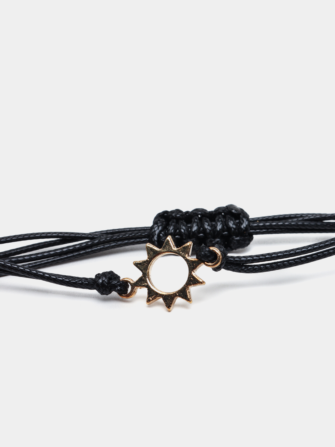 Ikki teshikli mushuk