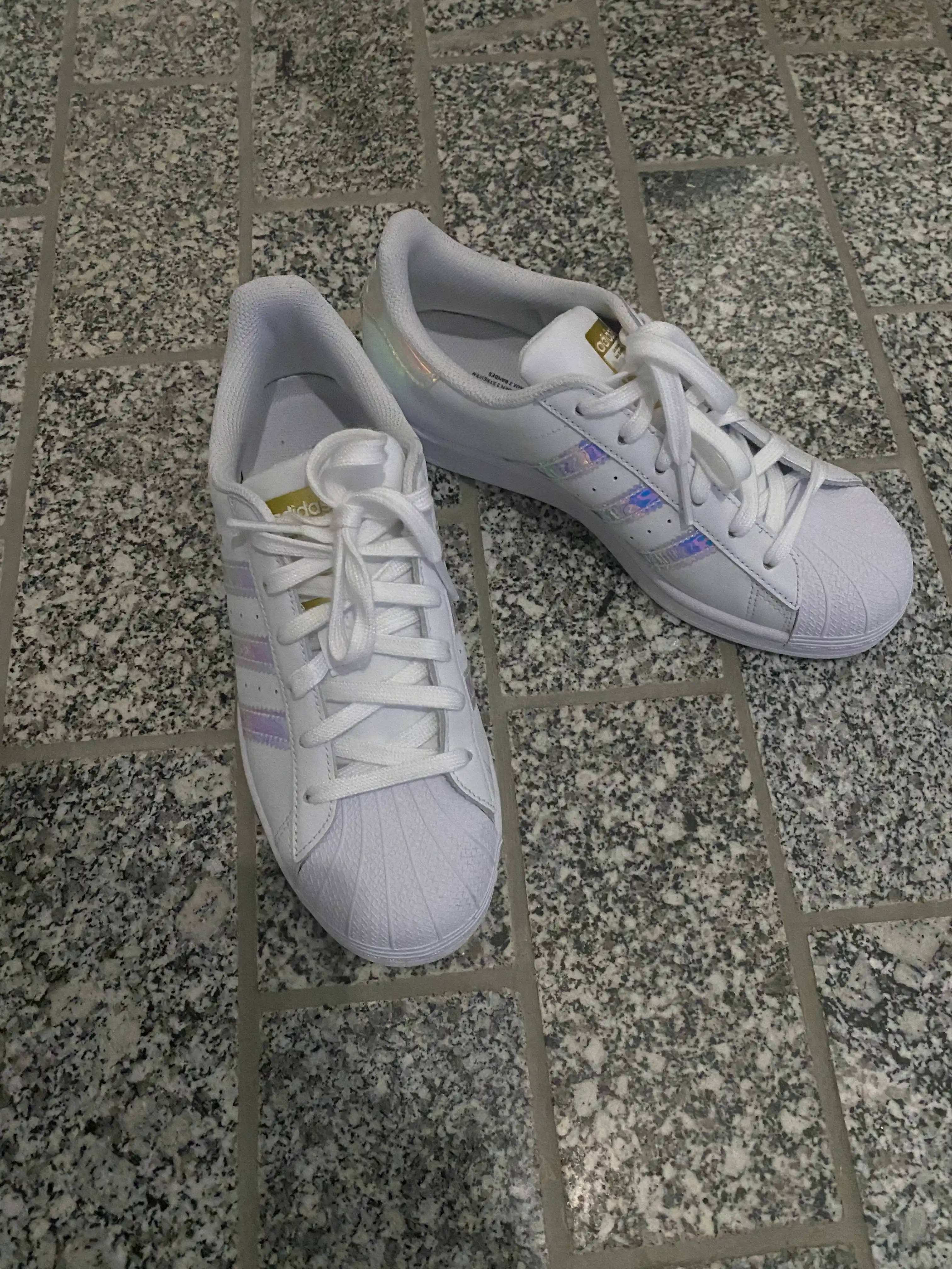 Женские кроссовки adidas  SUPERSTAR W