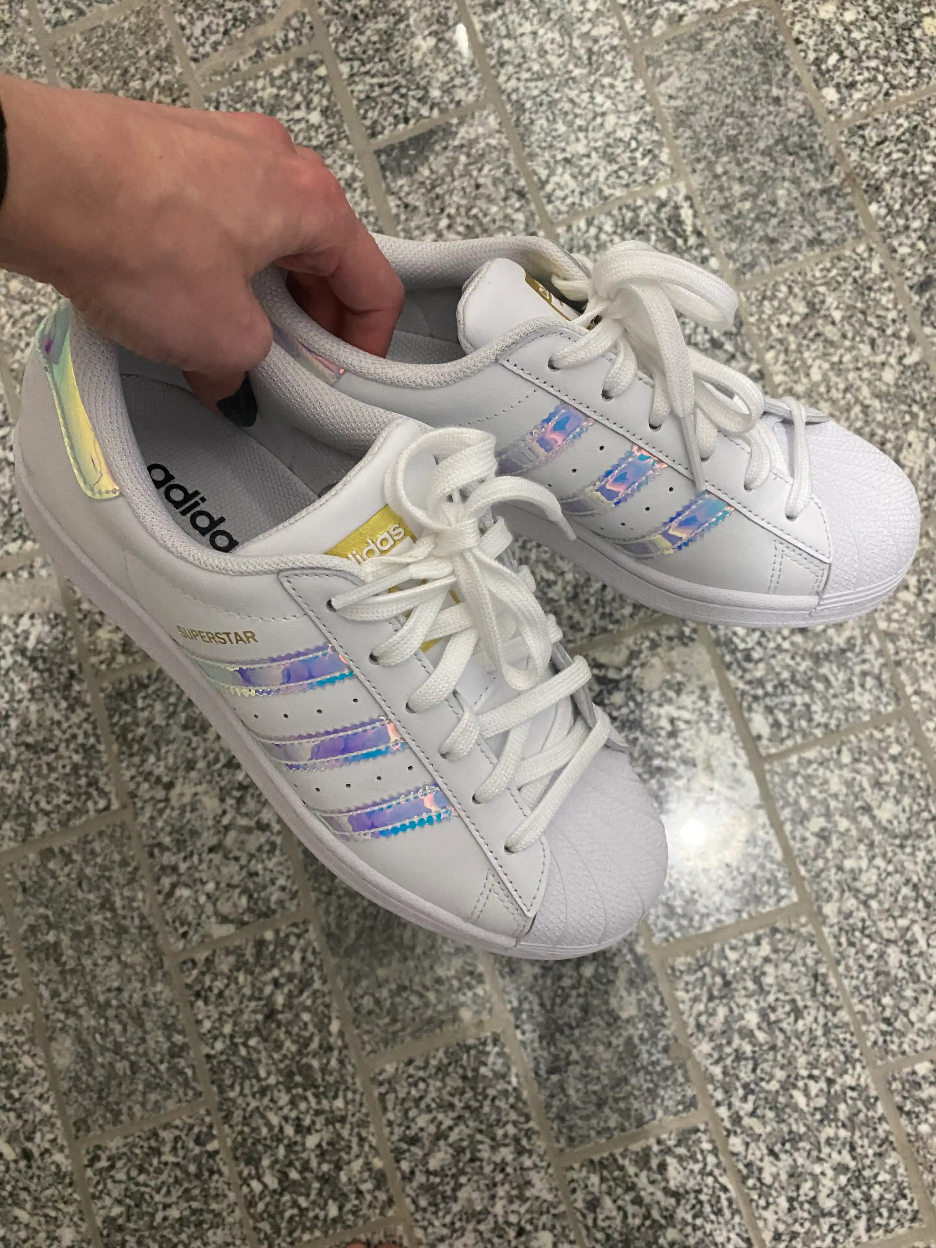 Женские кроссовки adidas  SUPERSTAR W
