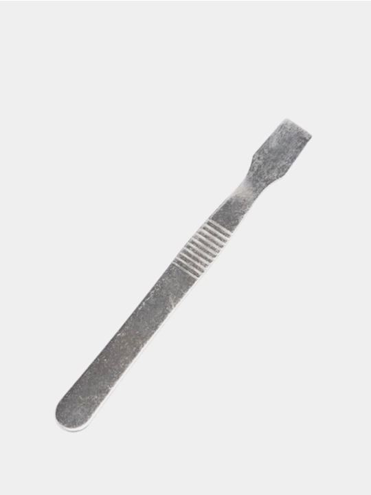 Turli xil qurilmalarni ta'mirlash uchun metall spatula