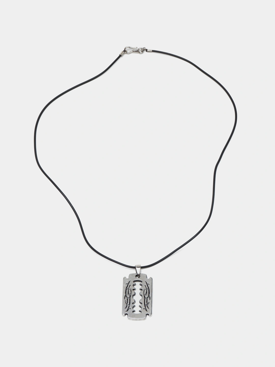 Подвеска на шею "Лезвие" купить по низким ценам в интернет-магазине Uzum