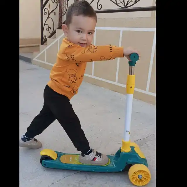 Самокат складной детский, с подсветкой и музыкальным сопровождением