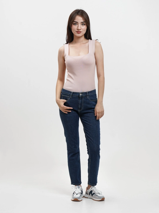 Ayollar uchun "Contour Fit" tor jinsi shimlari