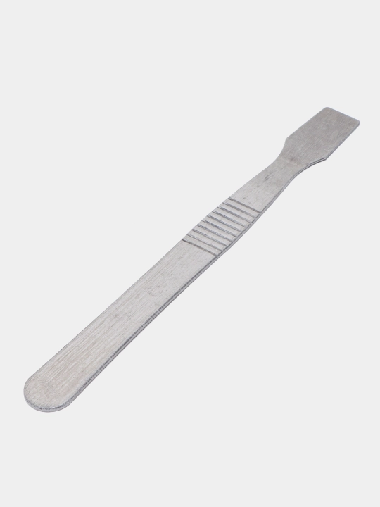 Turli xil qurilmalarni ta'mirlash uchun metall spatula