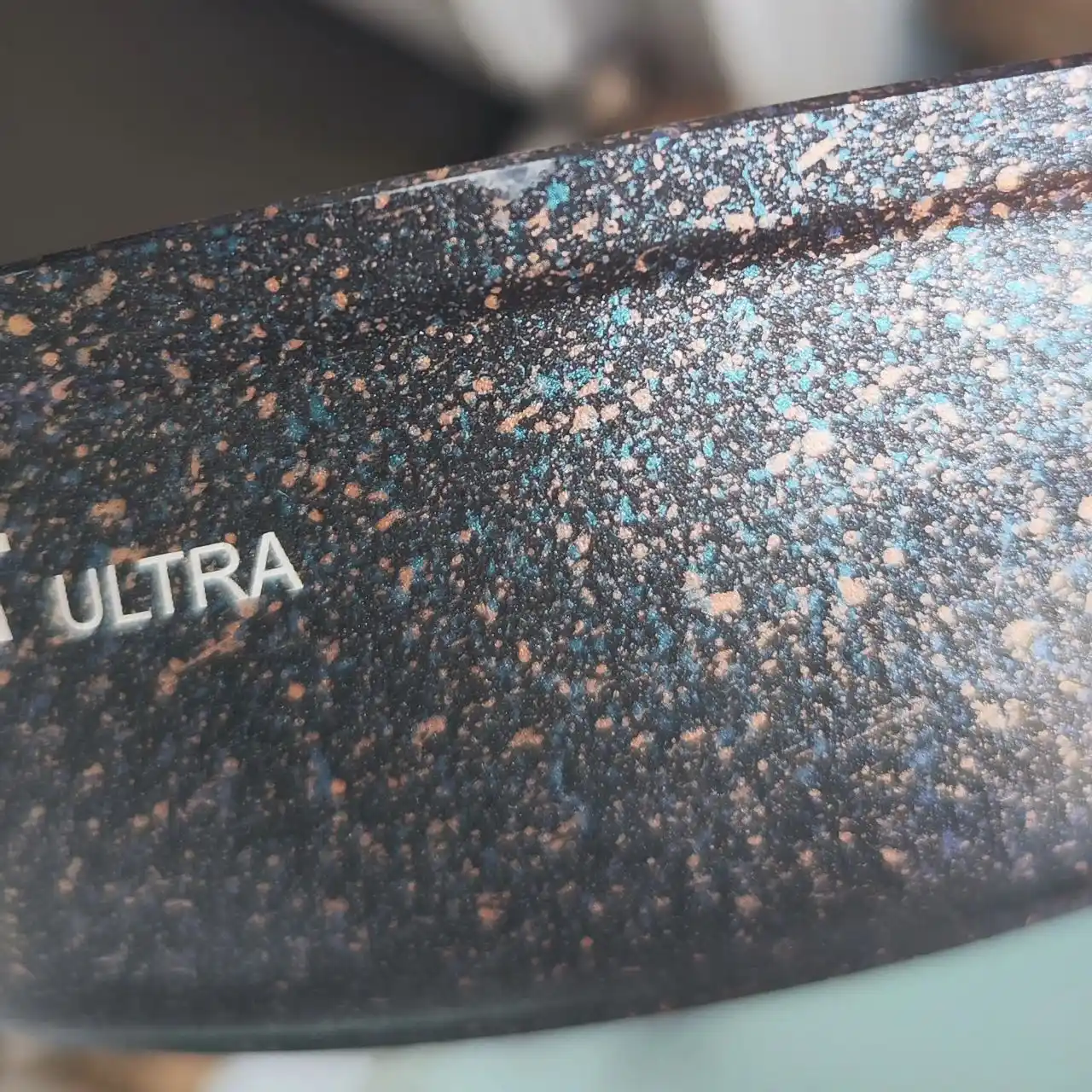 Kukmara Granit Ultra tovasi, olinadigan tutqichli, havo rang