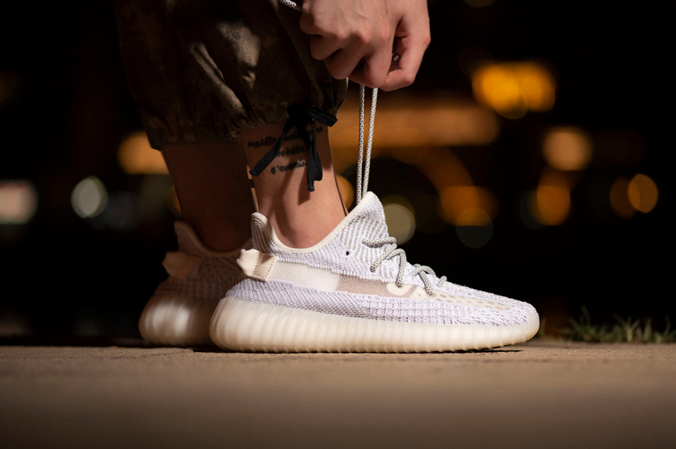 Кроссовки adidas yeezy boost v2. Adidas Yeezy 350 v2. Adidas Yeezy Boost 350 v2. Adidas Yeezy Boost 350 белые мужские. Adidas Yeezy Boost 350 White.