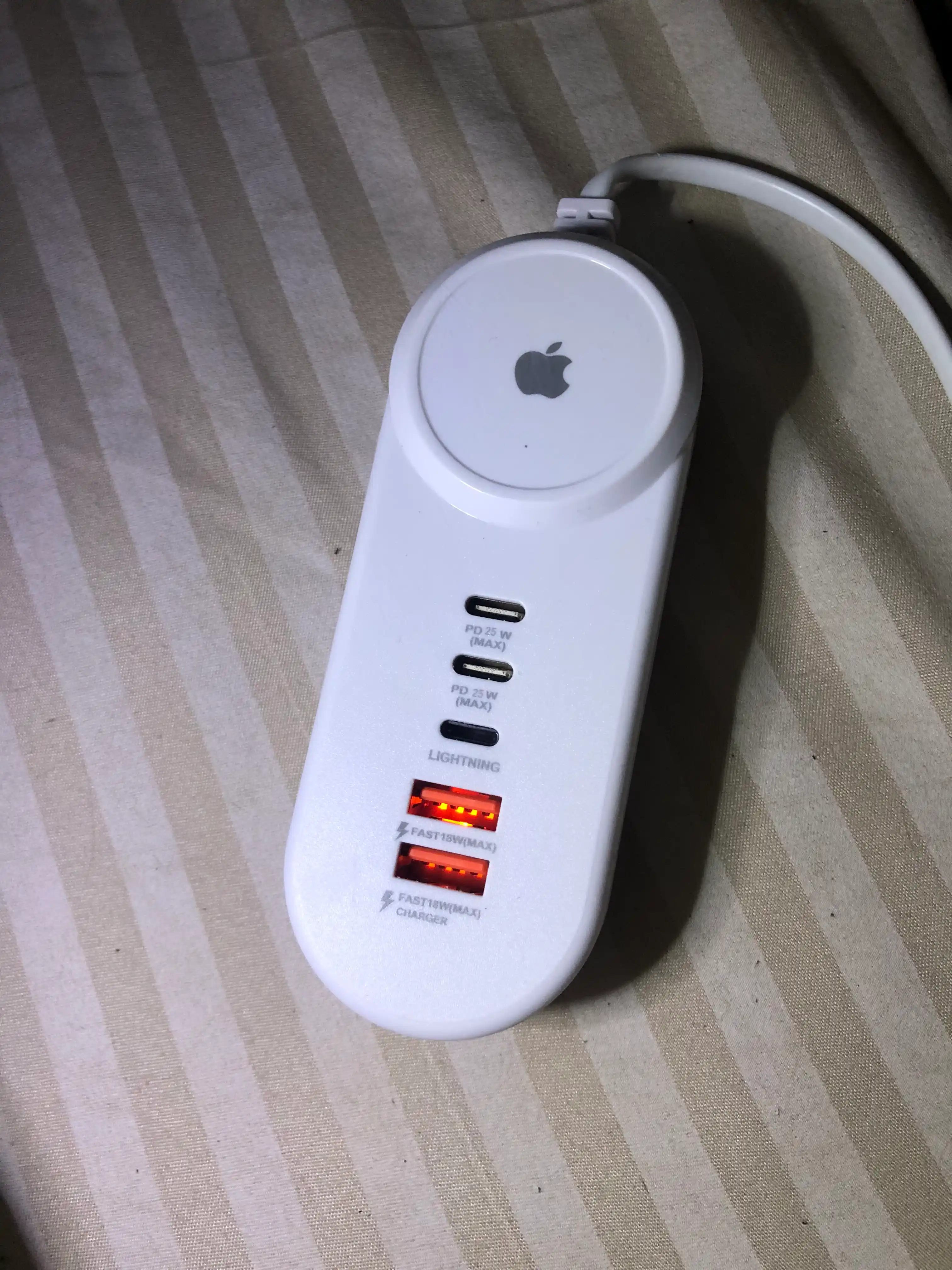 Универсальное зарядное устройство удлинитель, с 5 портами, 2 USB, 2 Type C, 1 Lightning