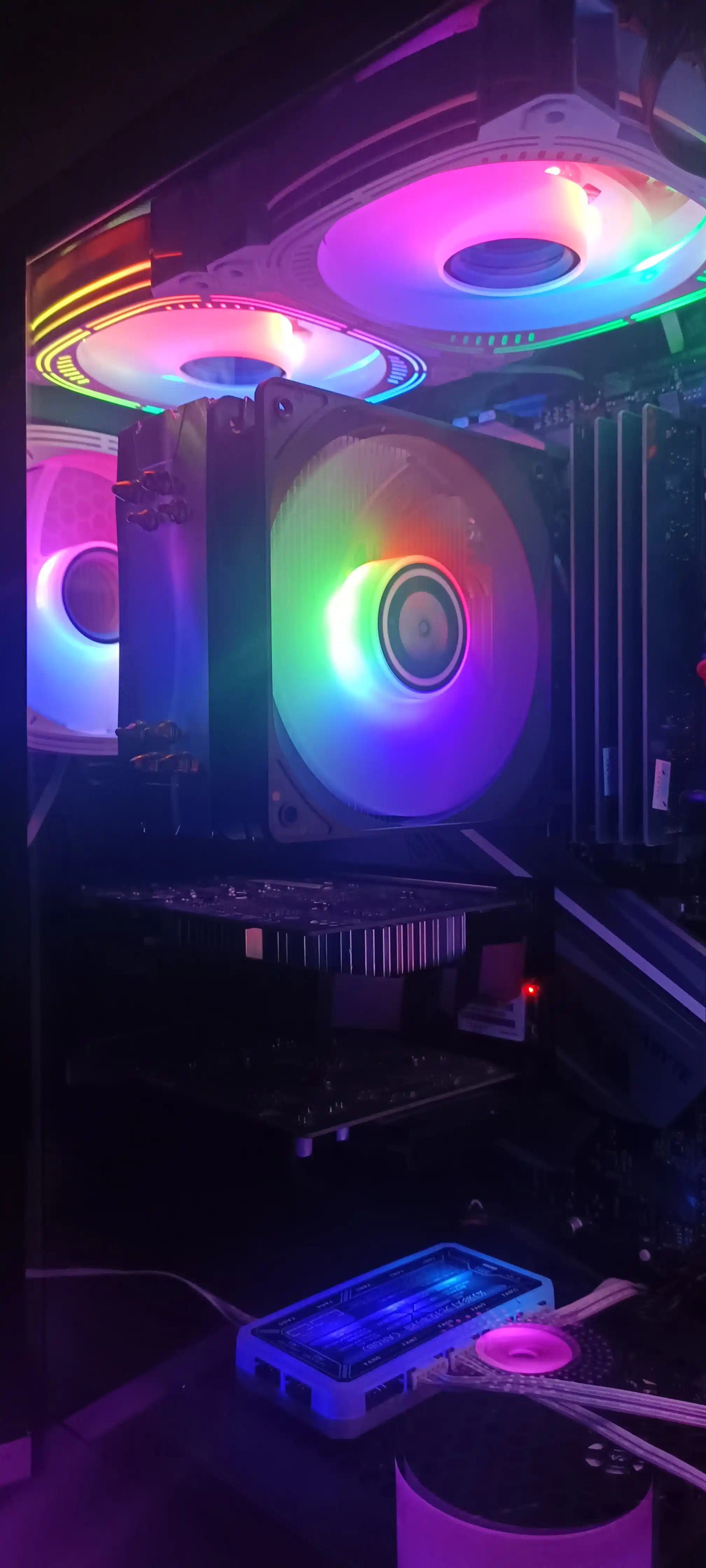 Sovutish ventilyator, rgb yoritgich bilan korpus uchun, 12 da 6 kontakt, 120 mm